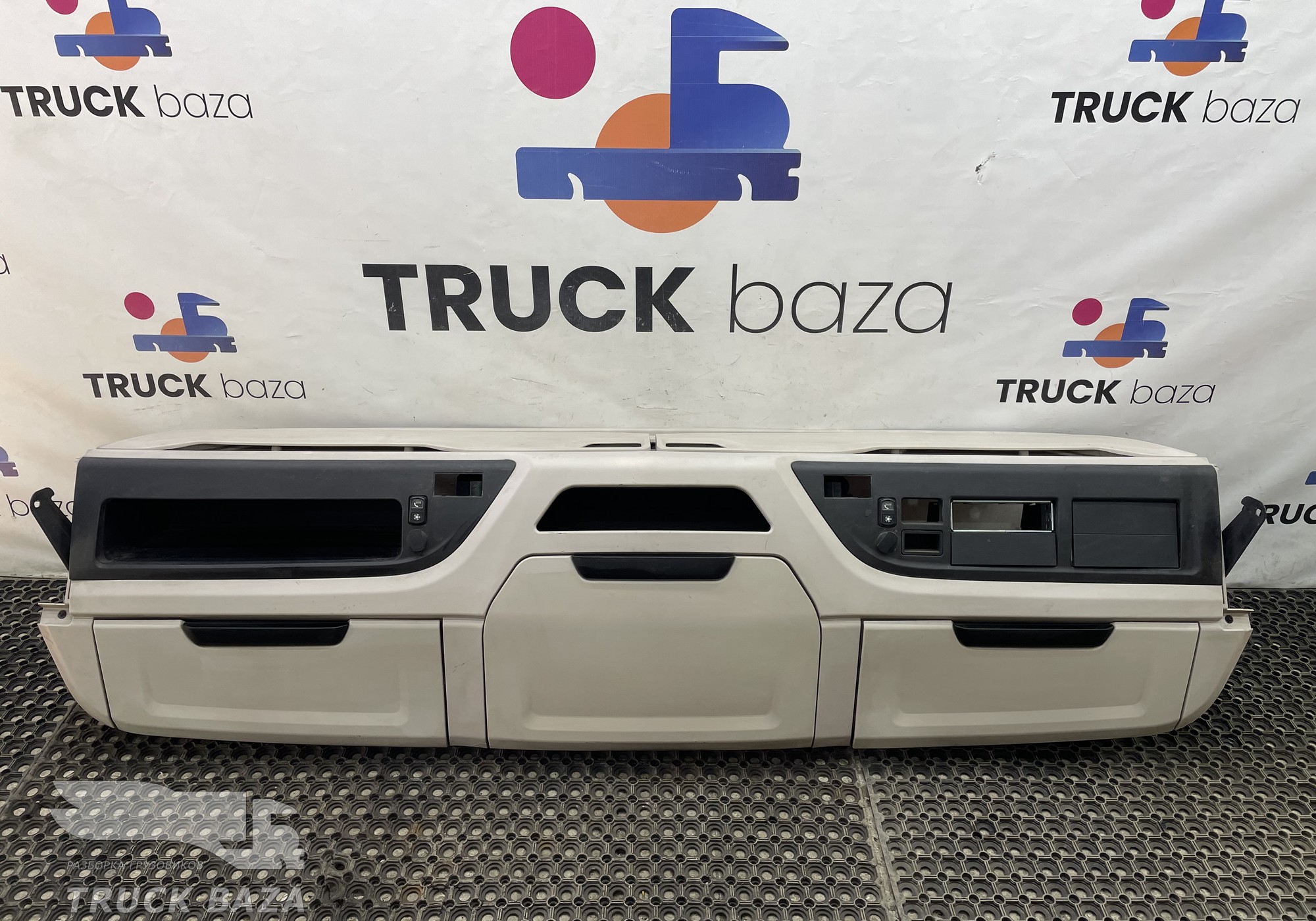 549018213016 Консоль кабины верхняя для КАМАЗ 54901