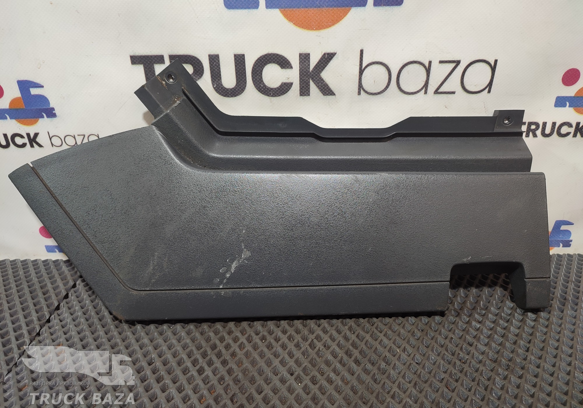 82256771 Накладка на торпедо для Renault T (с 2013)