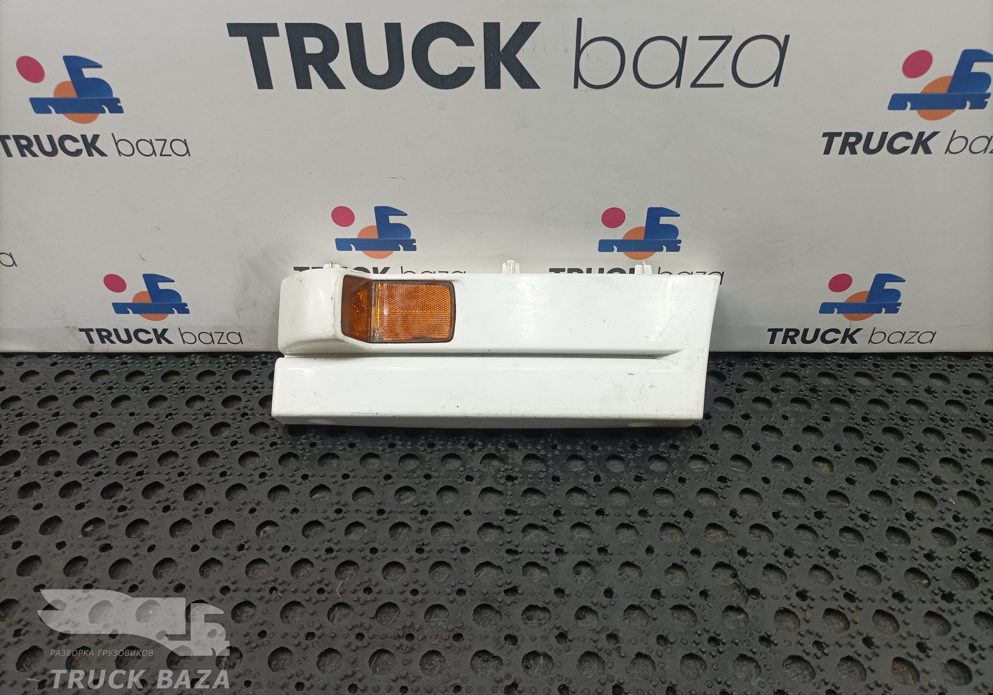 1779120 Накладка корпуса подножек левого для Scania 5-series T (с 2004 по 2016)