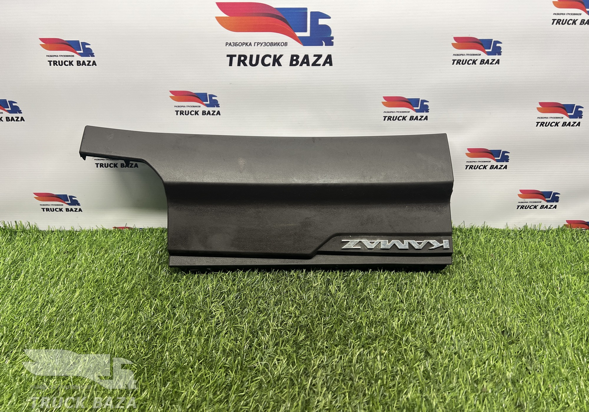 549015325077 Накладка торпедо правая для КАМАЗ 54901
