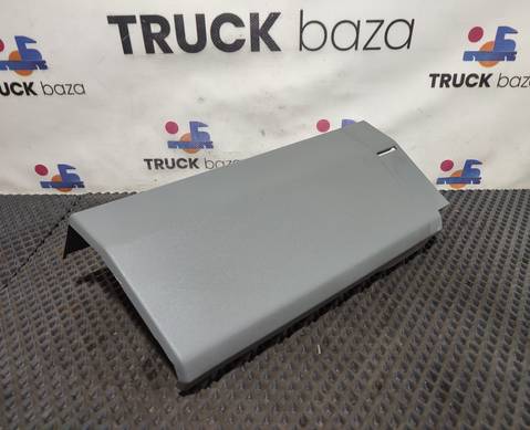 82365303 Заглушка салона правая для Renault T (с 2013)