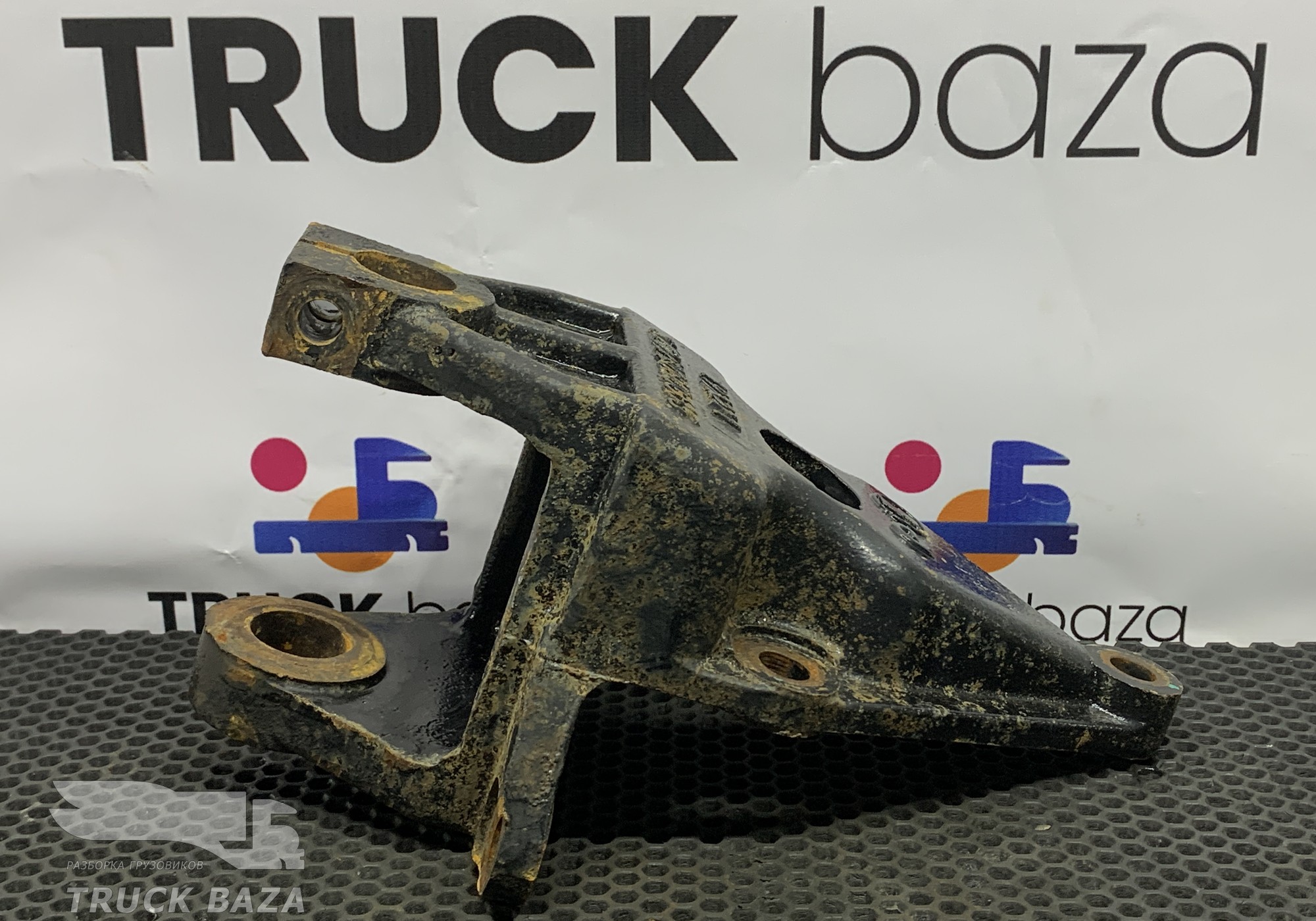 SZ970000835 Кронштейн рессоры передней передний для Shacman F3000