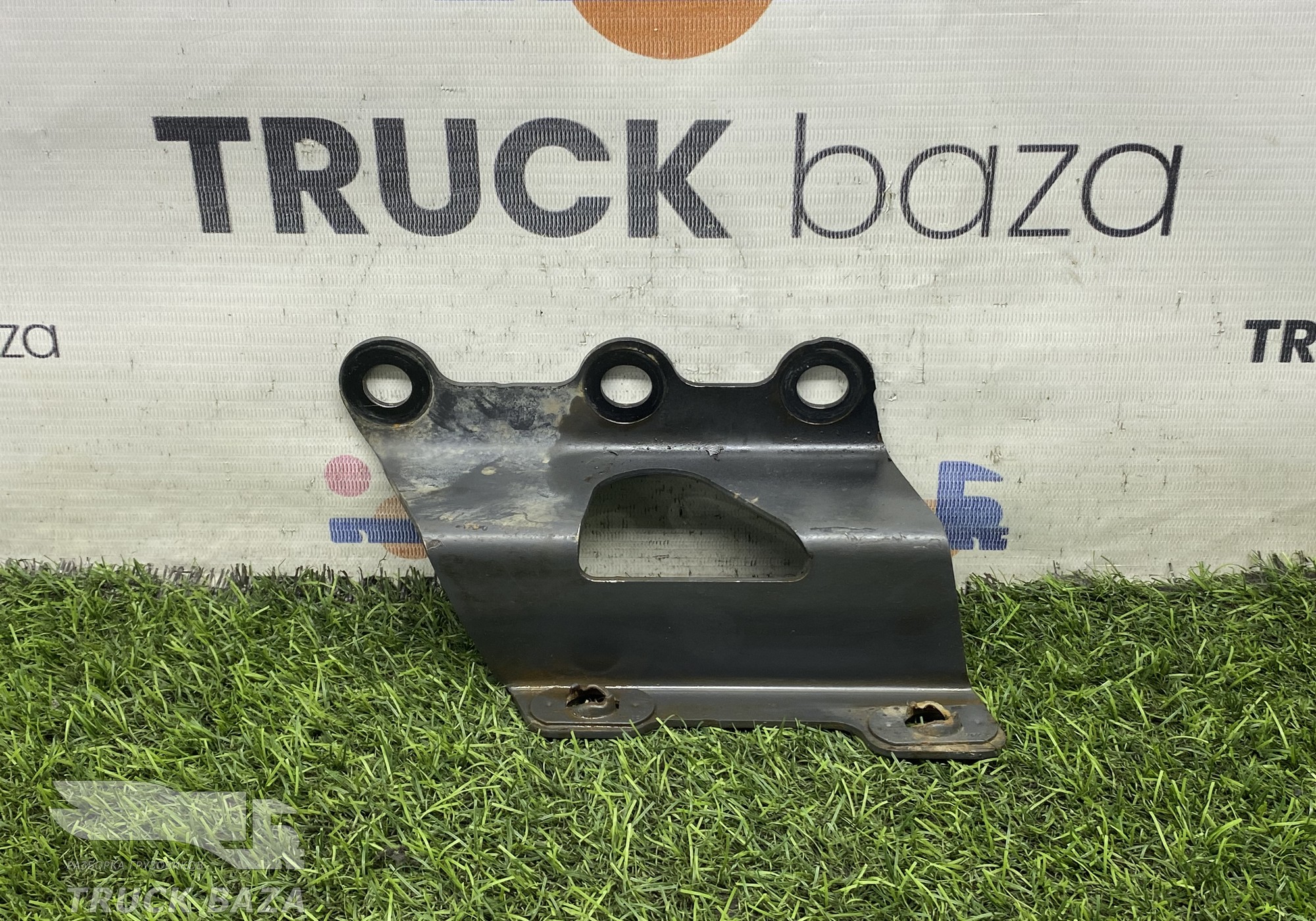 9425208041 Кронштейн шумоизоляции правый