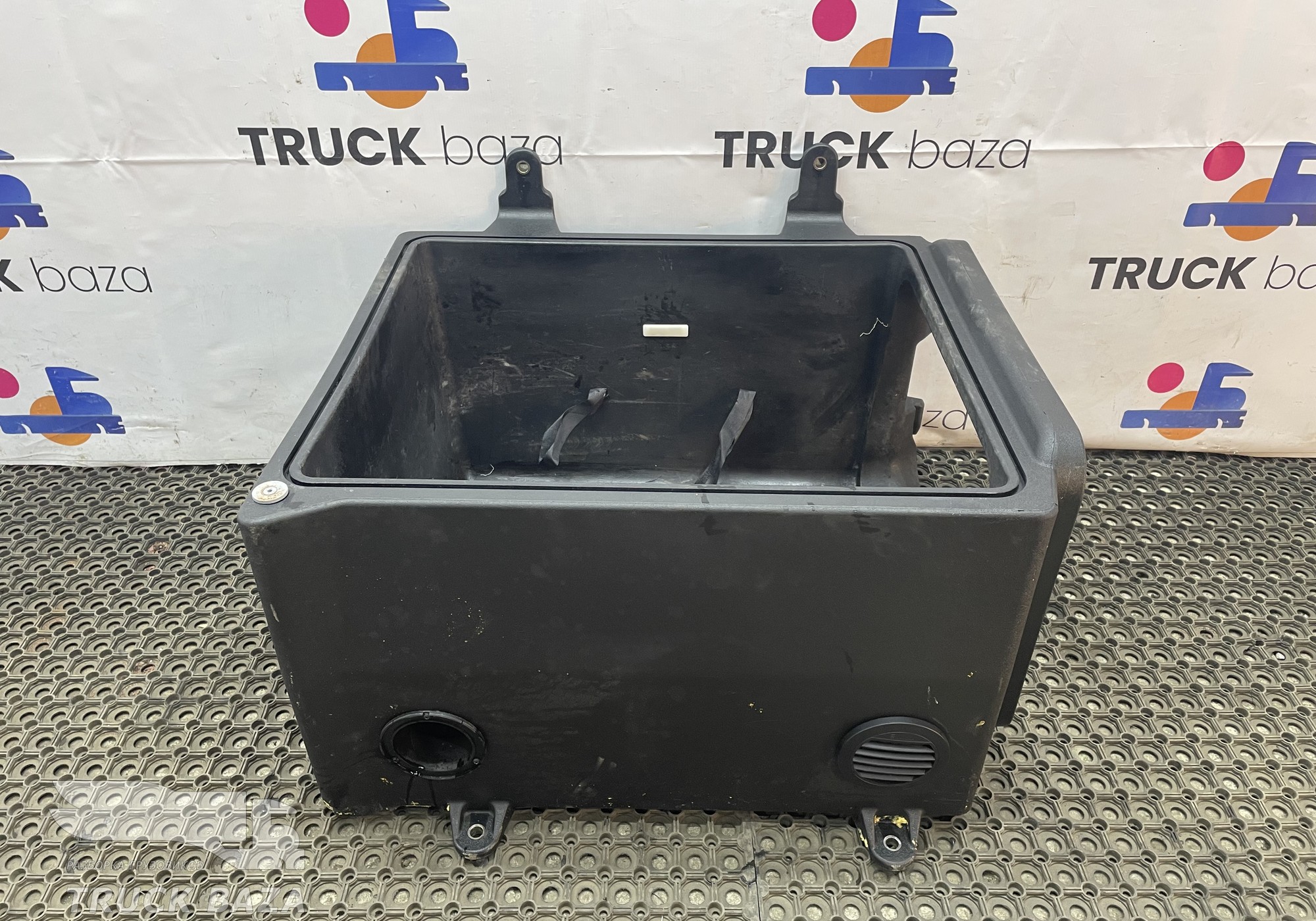 549015417101 Ящик вещевой левый для КАМАЗ 54901