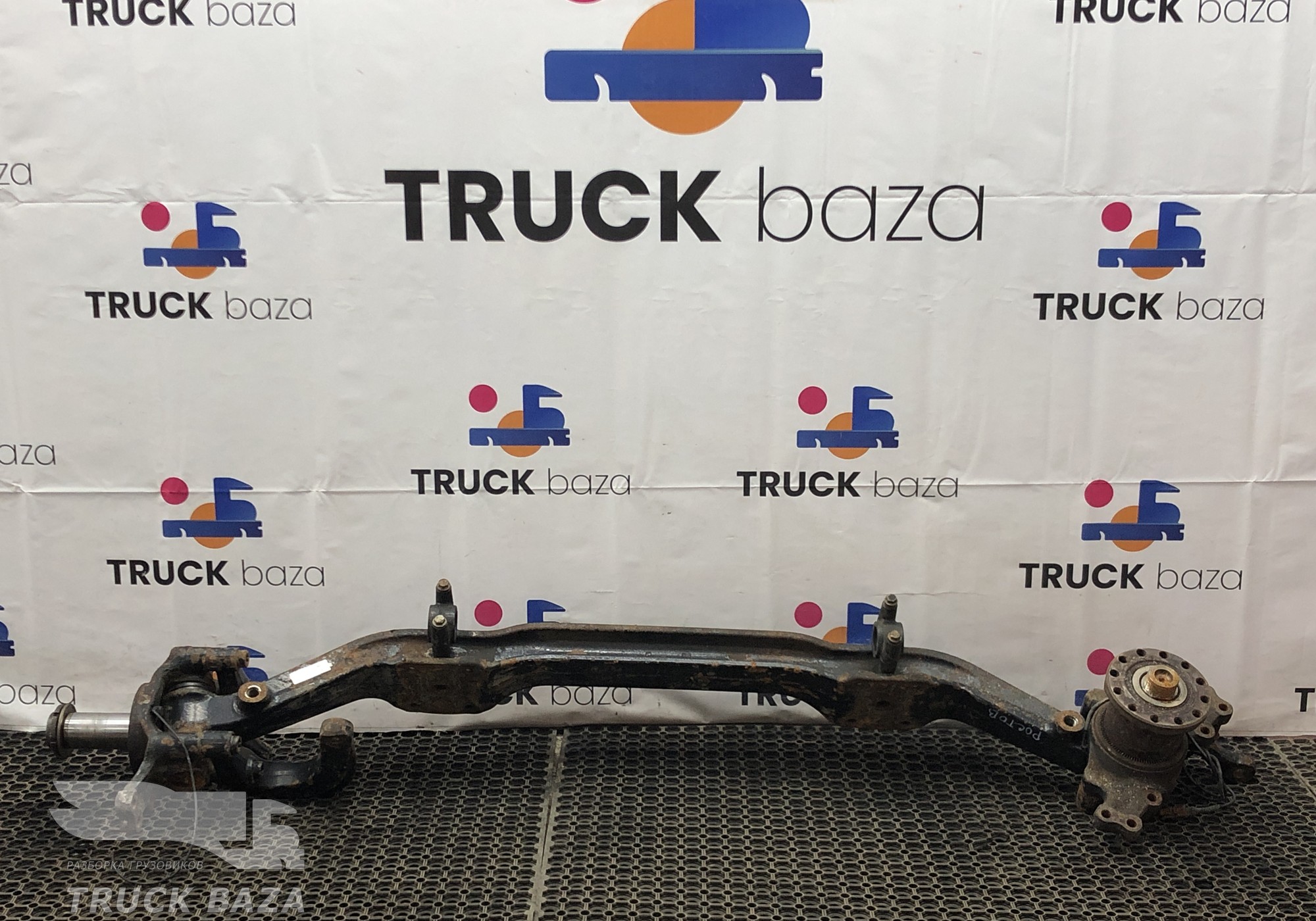 81440017268 Балка передняя в сборе