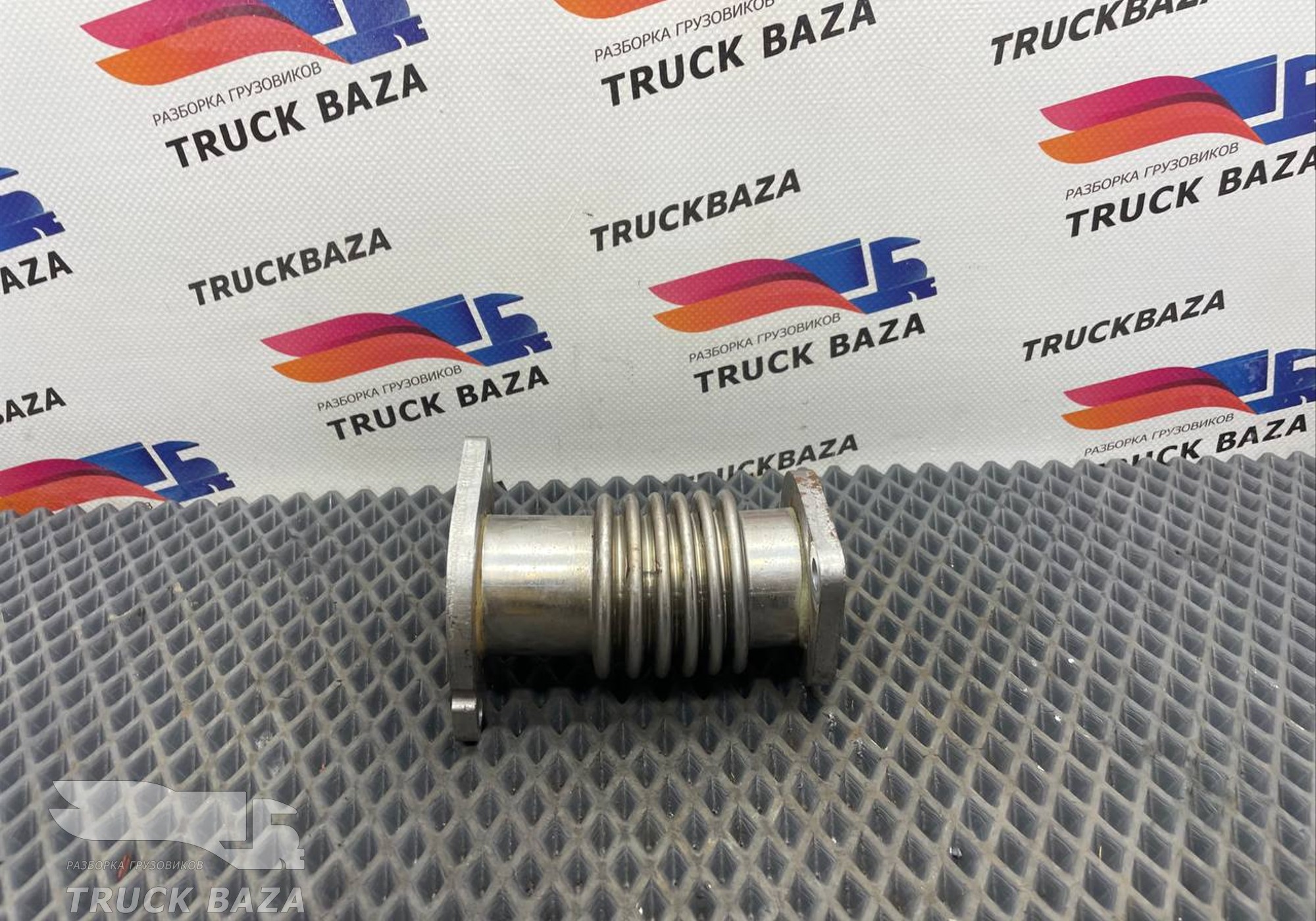 51081530187 Трубка картерных газов для Man TGX II (с 2012)