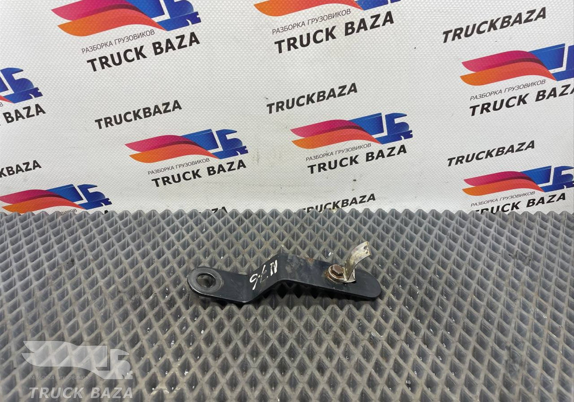 81974880904 Кронштейн топливного насоса отопителя для Man TGX TG3 (с 2020)