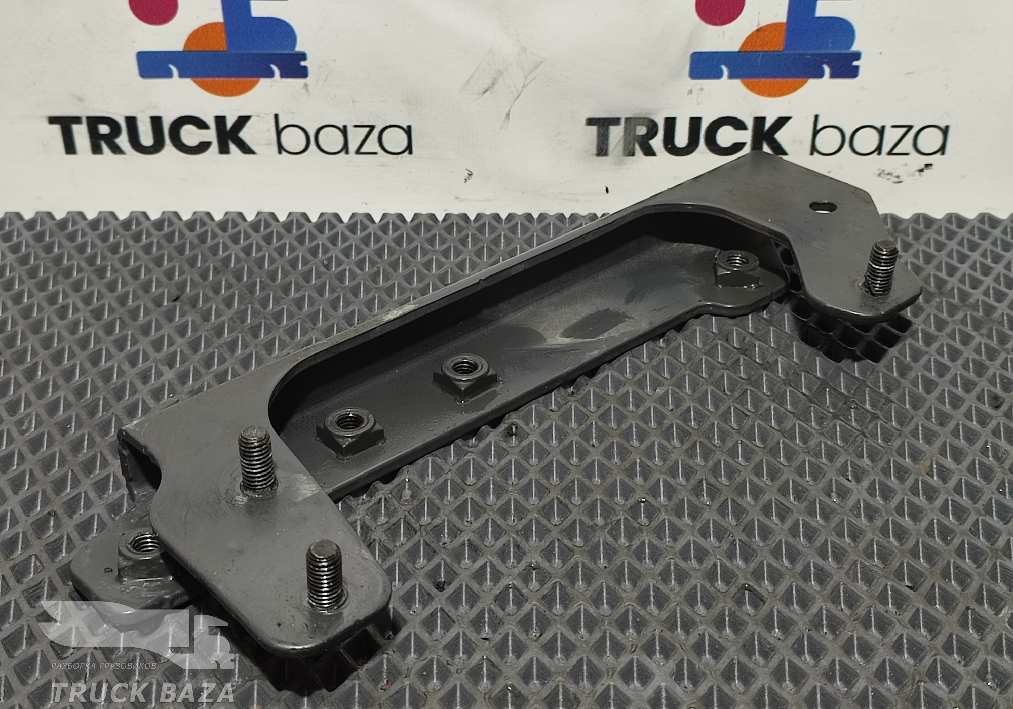 2690684 Кронштейн брызговика для Scania 6-series R (с 2016)