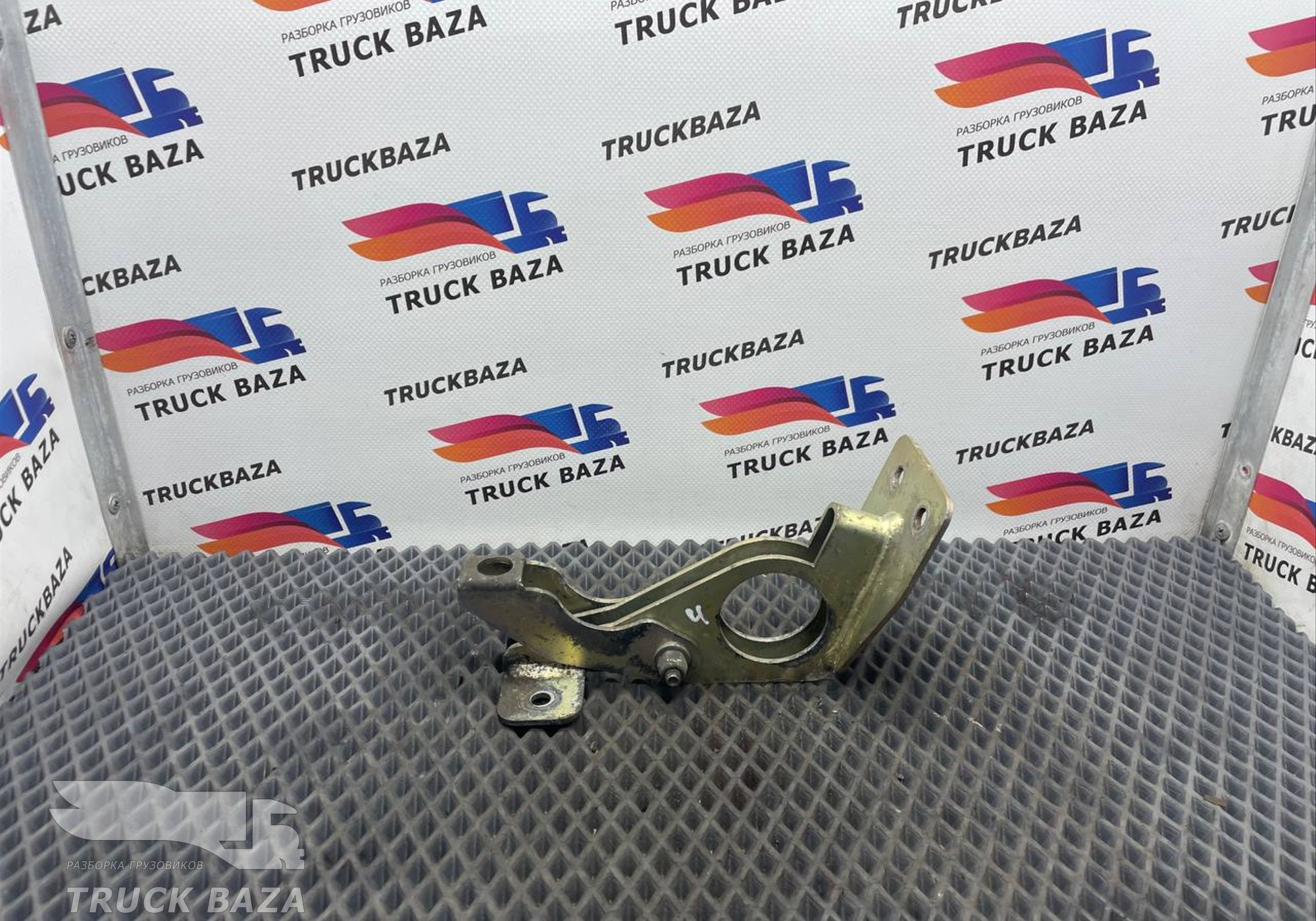 Кронштейн крыла для КАМАЗ 54901