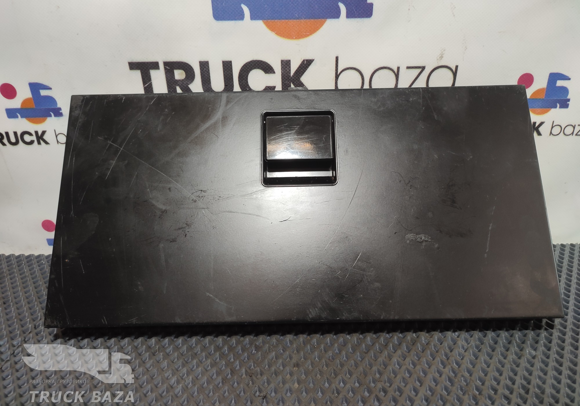 Крышка холодильника для Sinotruk Sitrak C7H