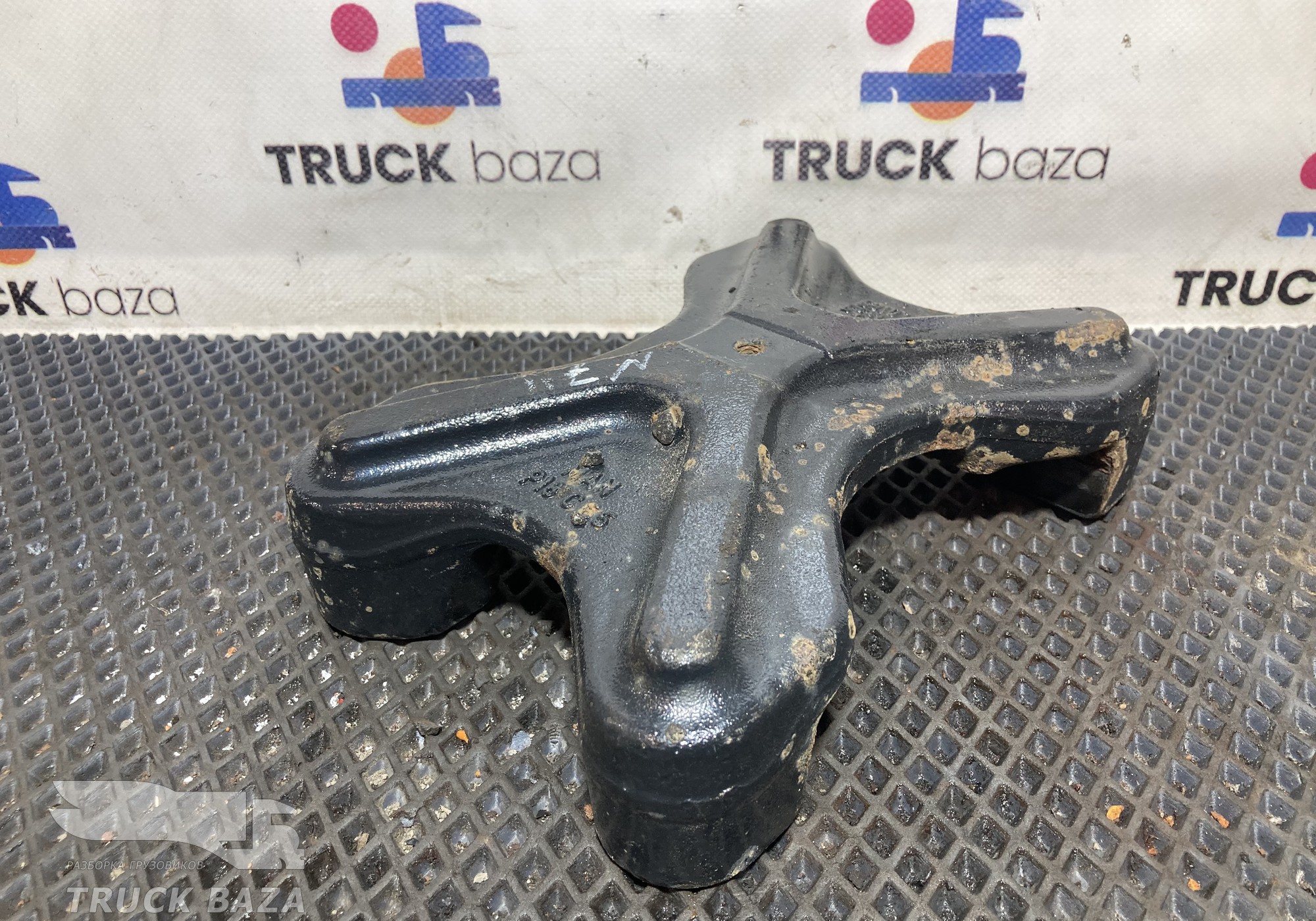 81413350165 Кронштейн пневморессоры заднего моста для Man