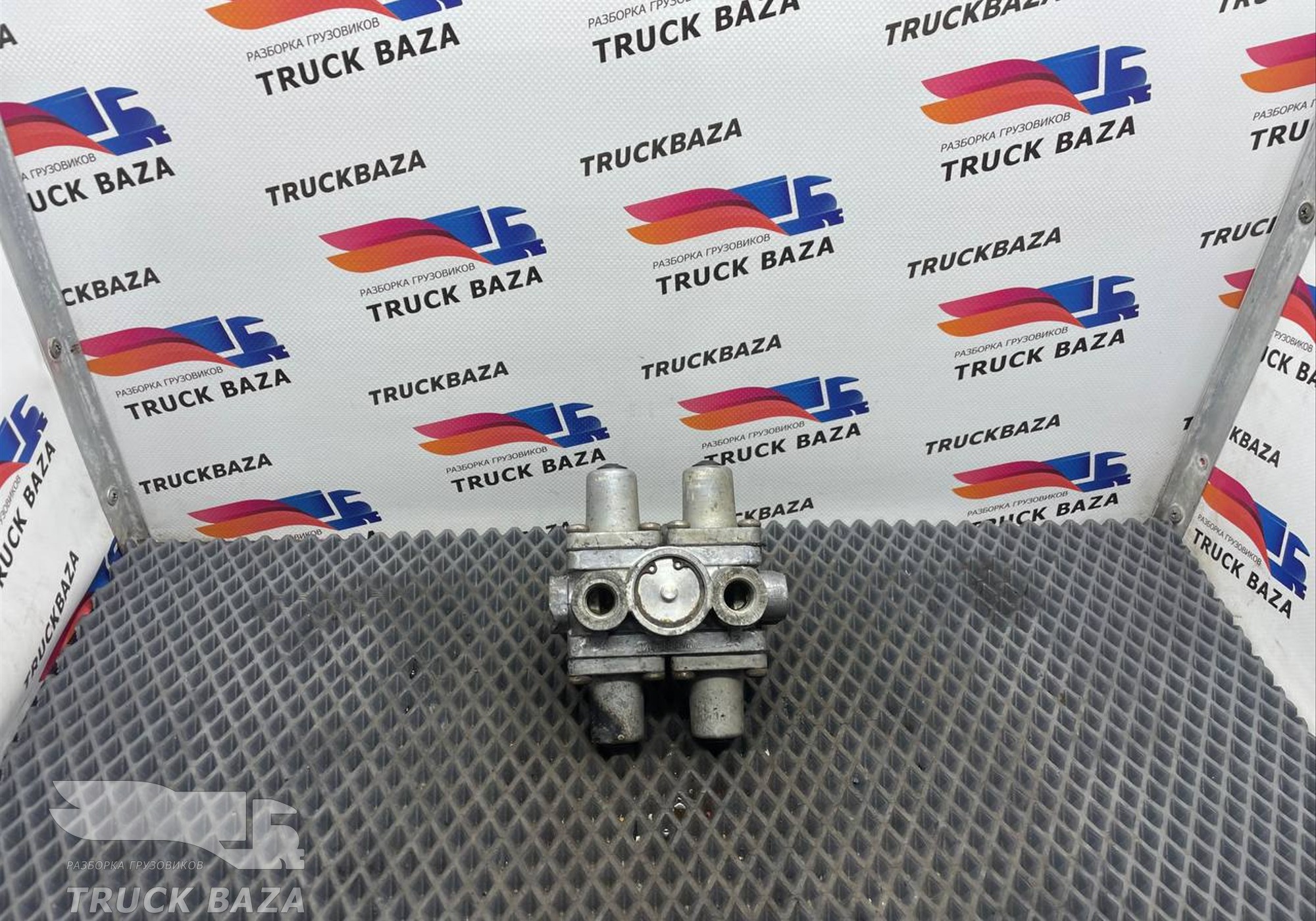 532053515400 Клапан защитный 4-х контурный для КАМАЗ 54901