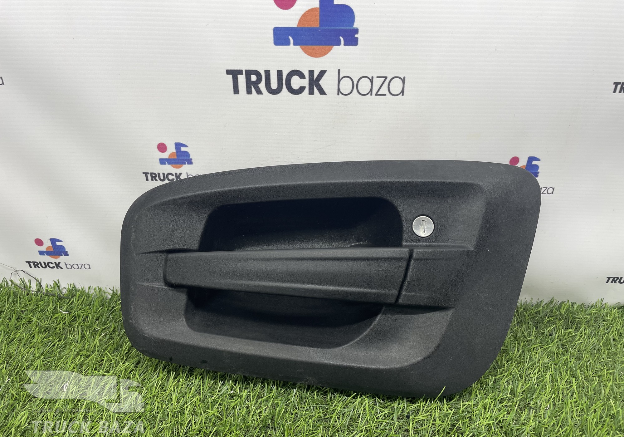 549016105101 Ручка двери наружная левая для КАМАЗ 54901