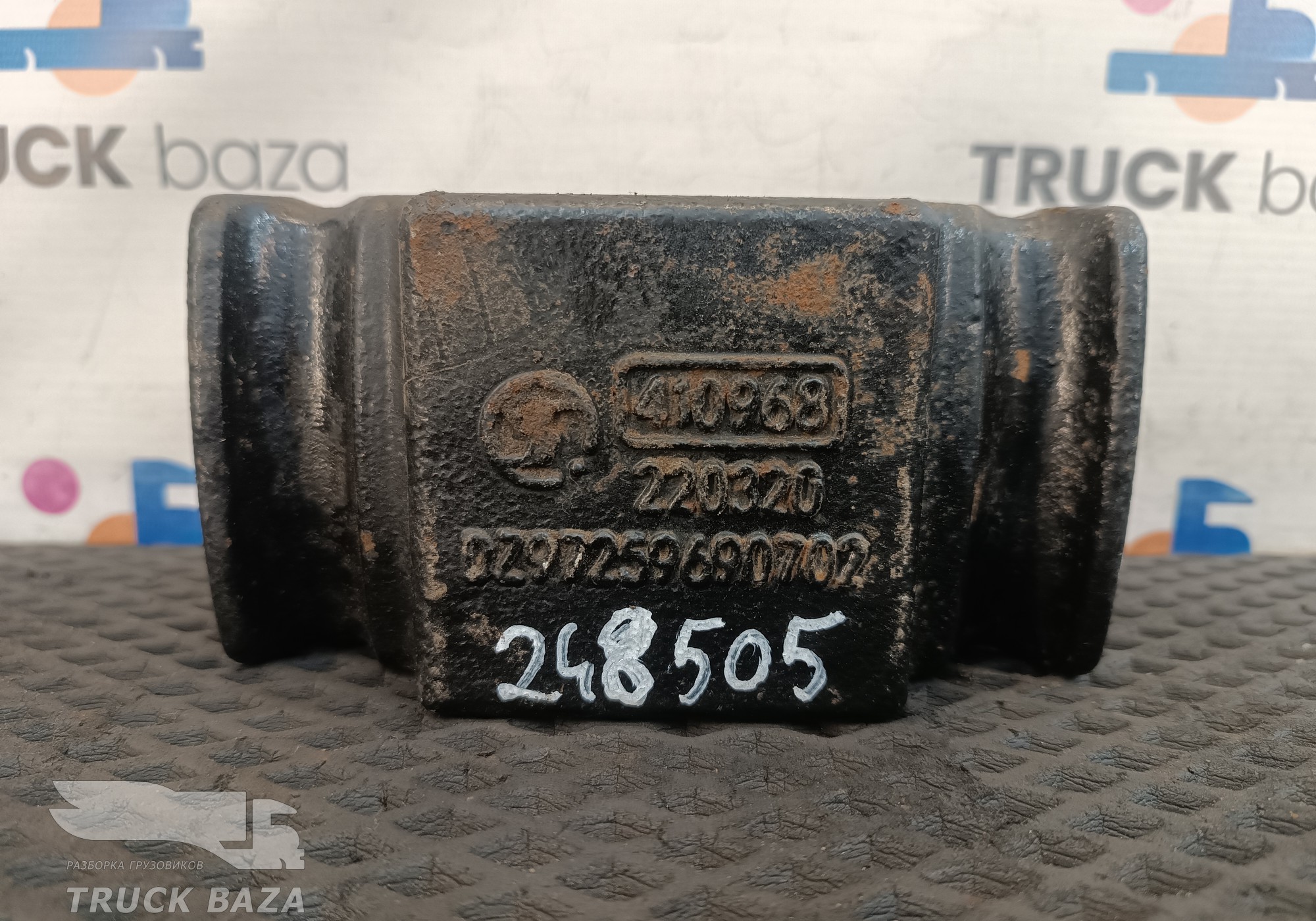 DZ97259690702 Проставка рессоры для Shacman X3000 (с 2014)