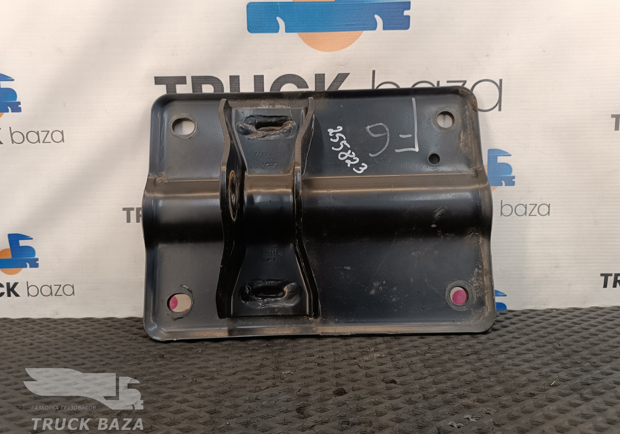 JC46002K91FA Кронштейн цилиндра подъема кабины для Ford F-MAX (с 2018)