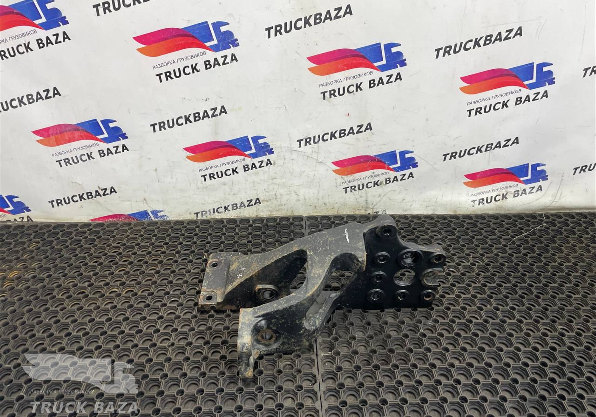 JC465341AA Кронштейн передней рессоры левый для Ford F-MAX (с 2018)