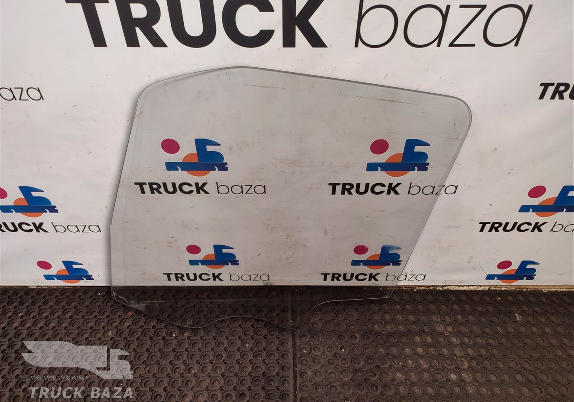 84219482 Стекло двери левой для Volvo FH 4 (с 2012)