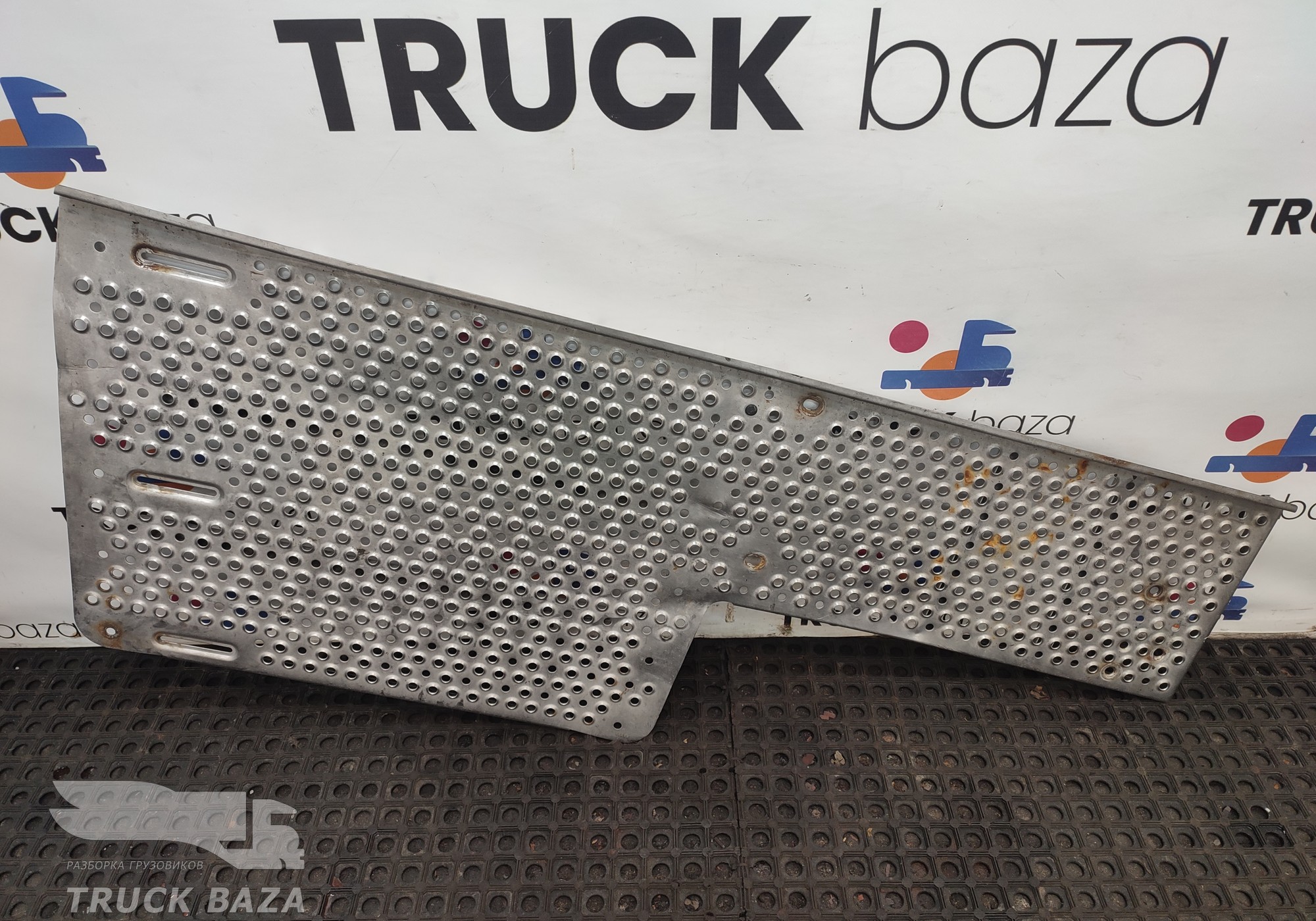 1679088 Трап на раму за кабиной для Daf XF105 (с 2005)