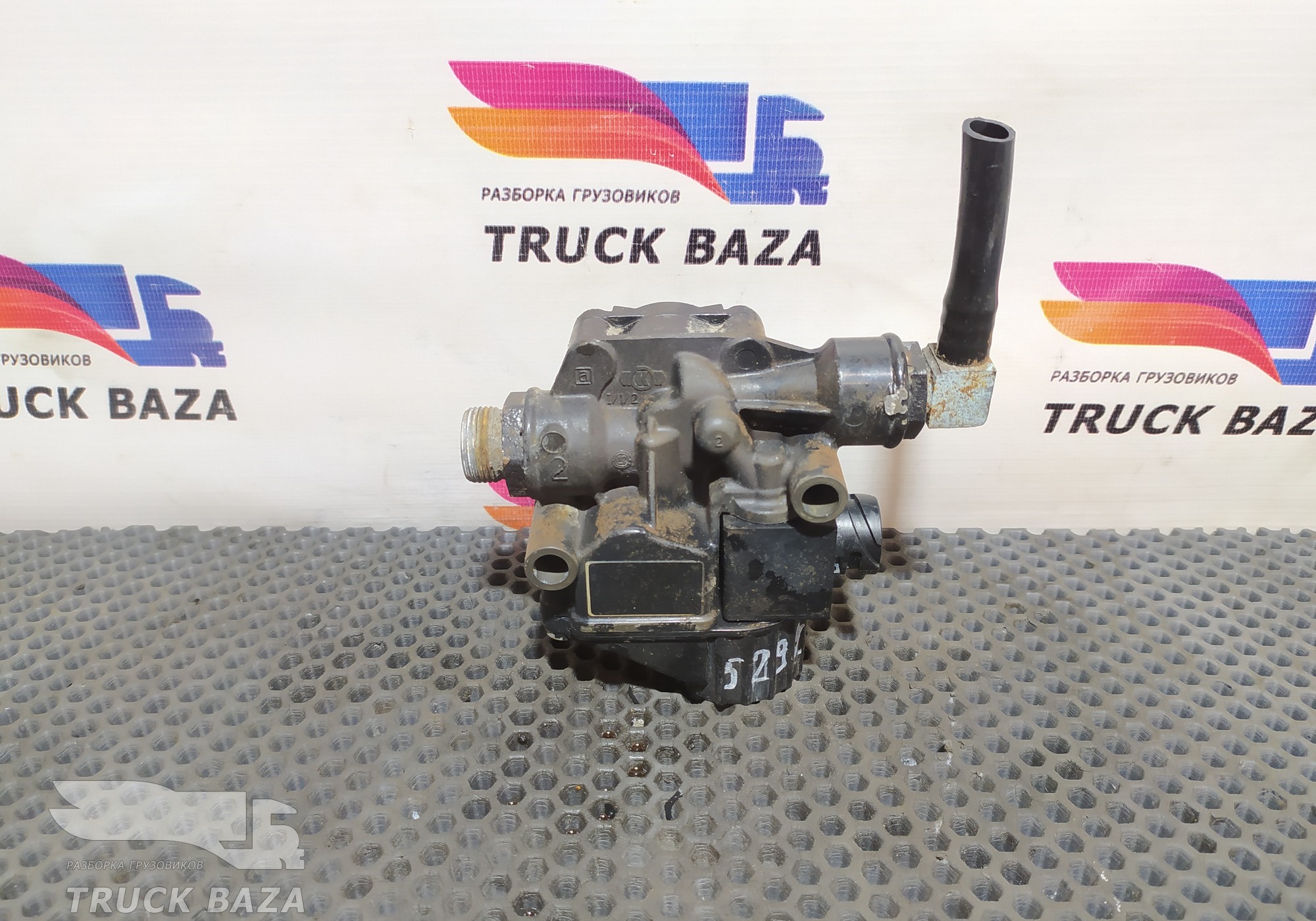 81524526039 Кран ABS для Renault