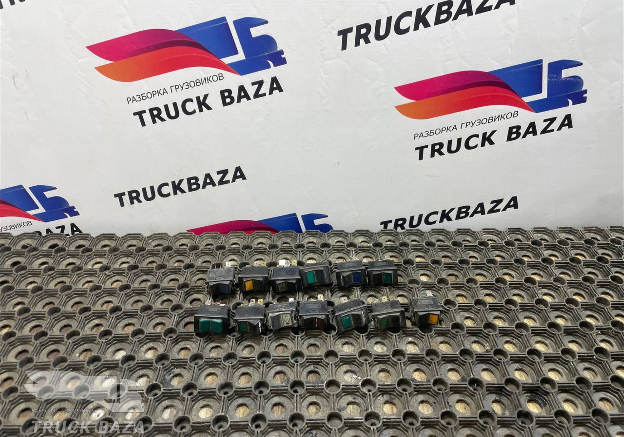 81255050668 Лот кнопак для Man F90 (с 1986 по 1997)