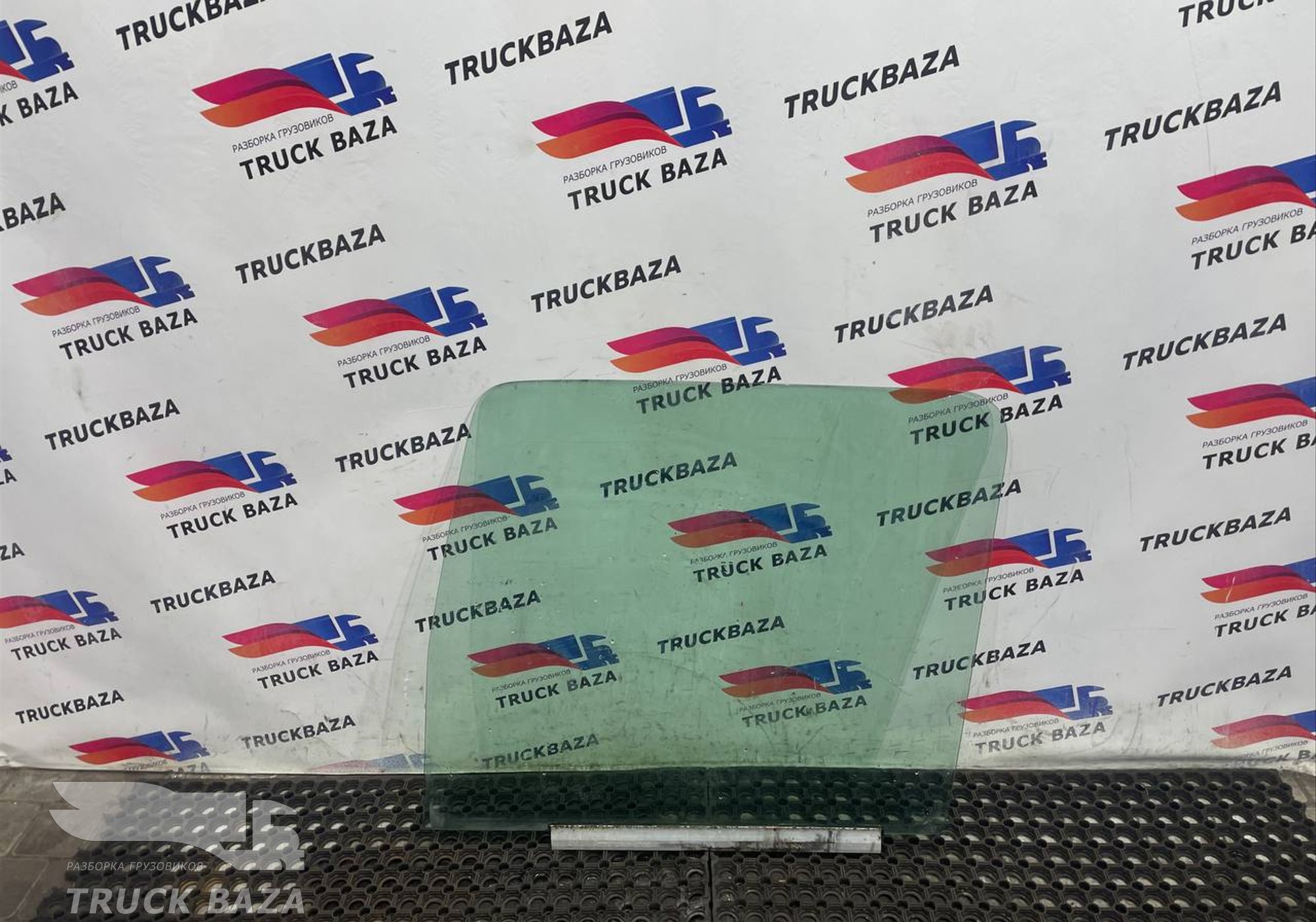 0007200118 Стекло двери правой для Mercedes-Benz Actros MP3 (с 2008)