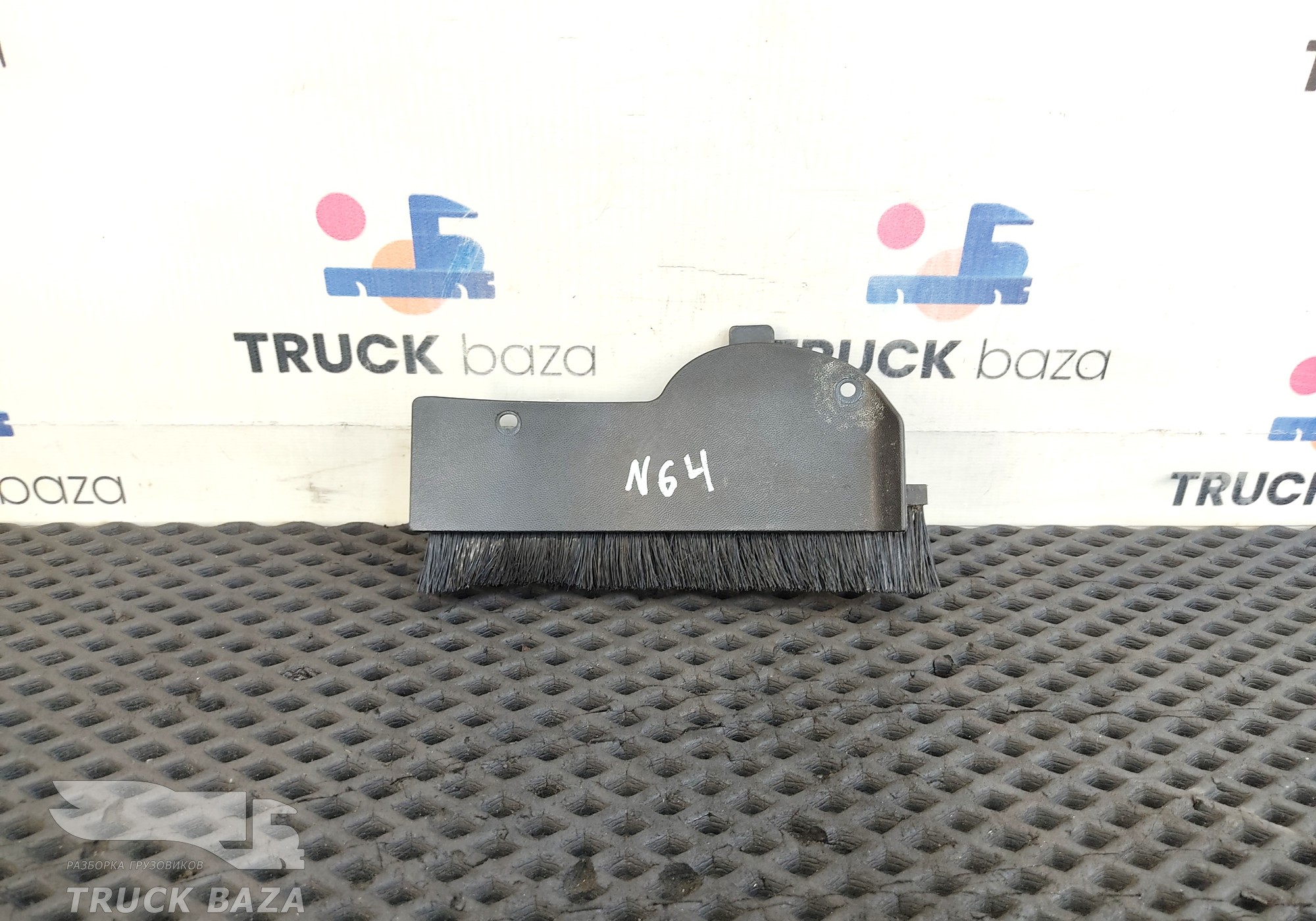 81614700044 Накладка торпедо для Man TGM II (с 2008)