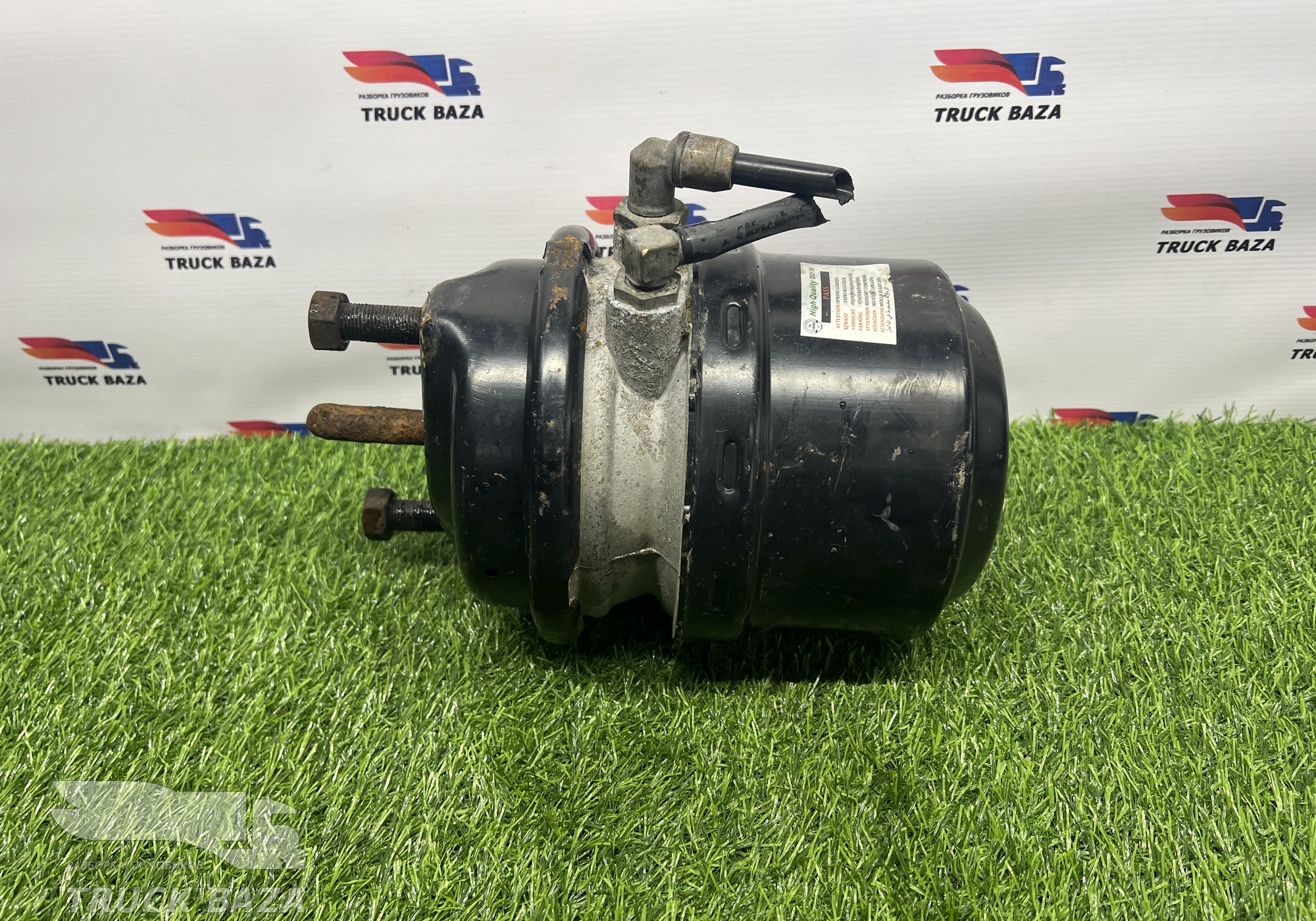 1686002 Энергоаккумулятор тормозной задний