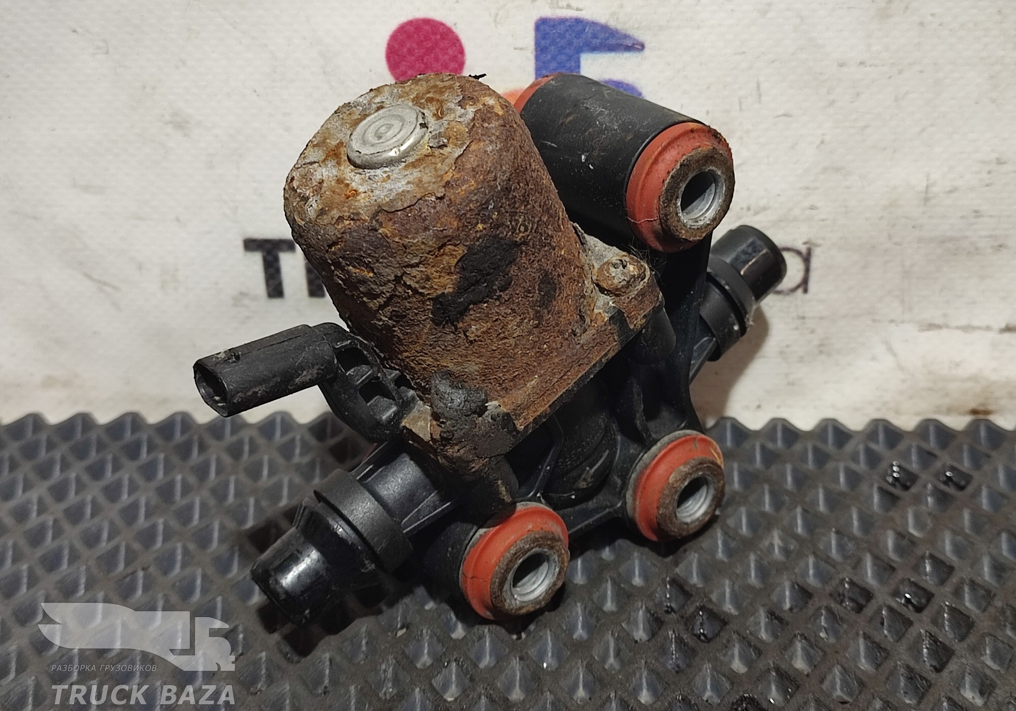 81154076000 Насос системы AdBlue