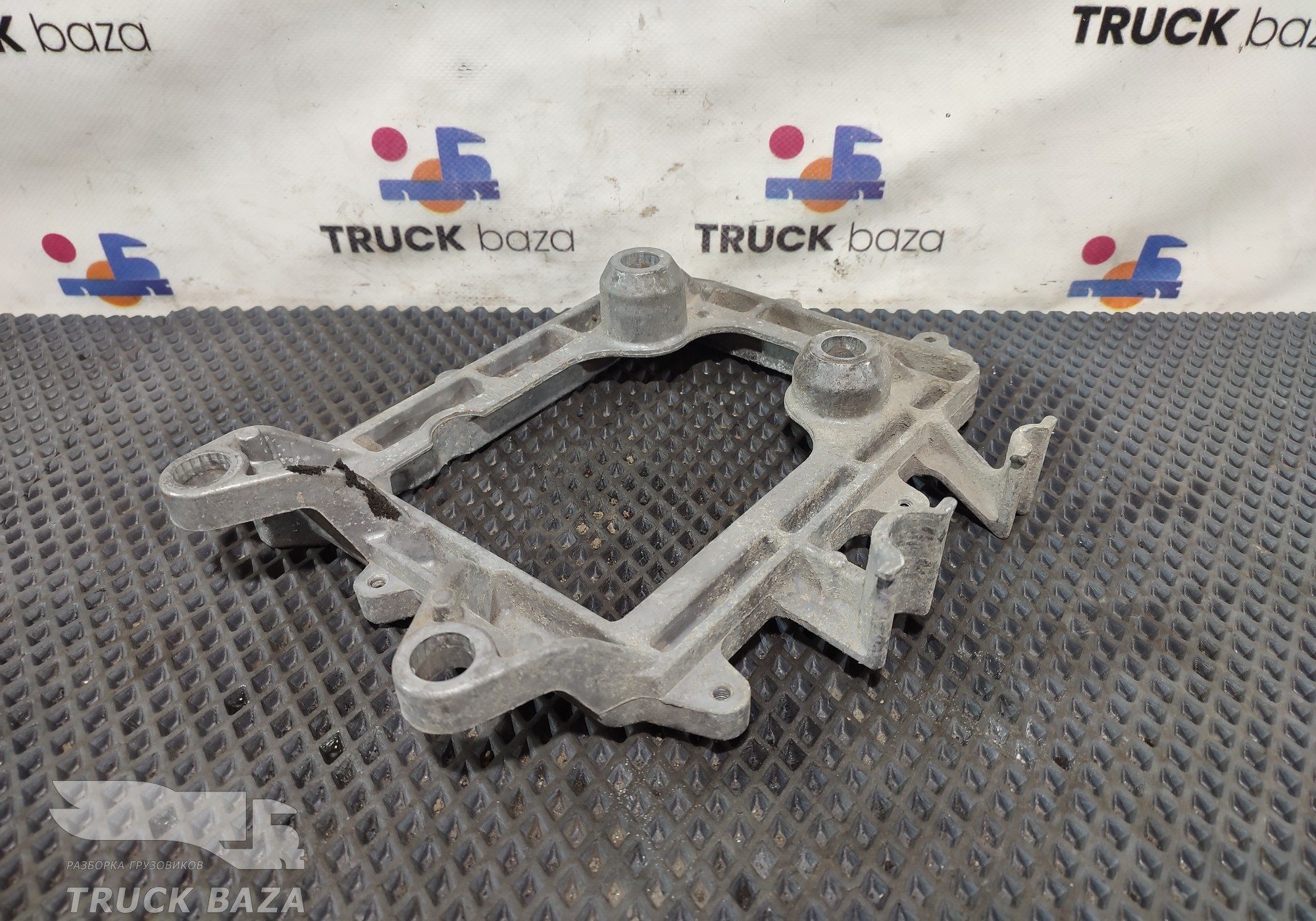 51116403034 Кронштейн блока управления ДВС