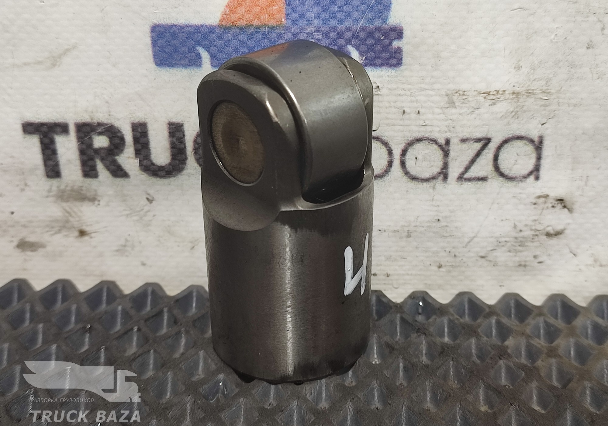 1867257 Толкатель выпускного клапана