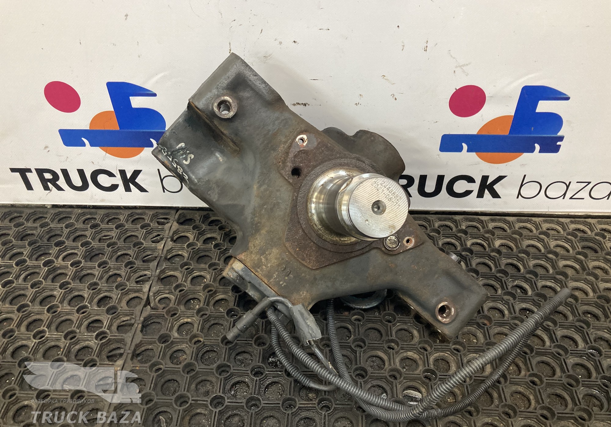 2443891 Кулак поворотный правый 2021 год для Scania 6-series R (с 2016)