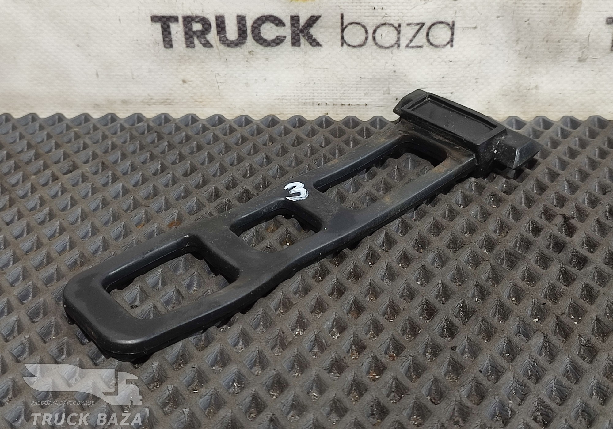 1383858 Крепление крыла заднего для Scania