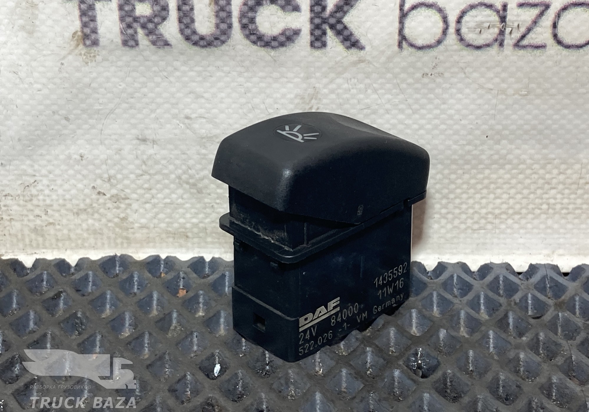 1435592 Кнопка света фар за кабину