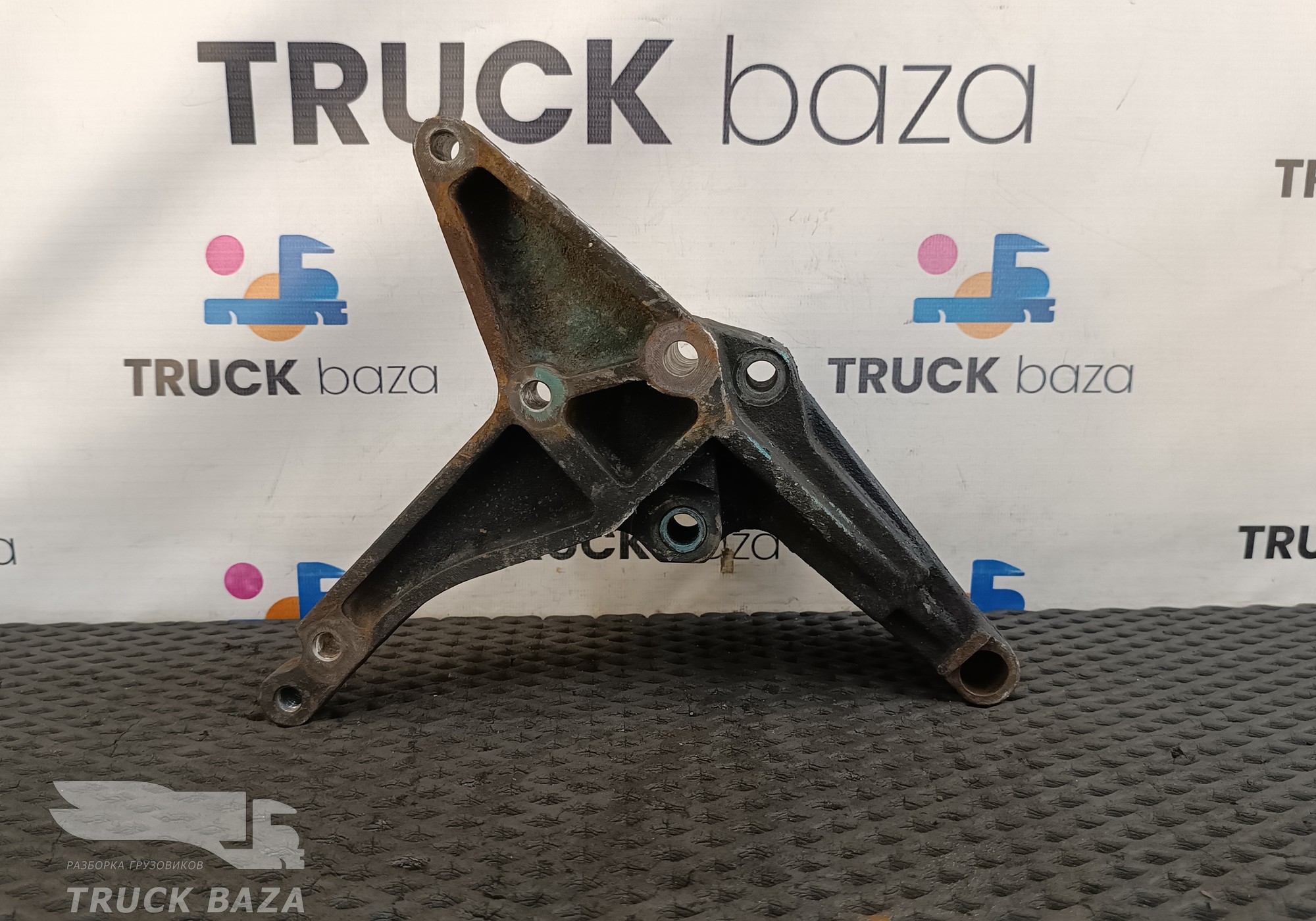 VG1034060005 Кронштейн генератора для Sinotruk Howo HW76