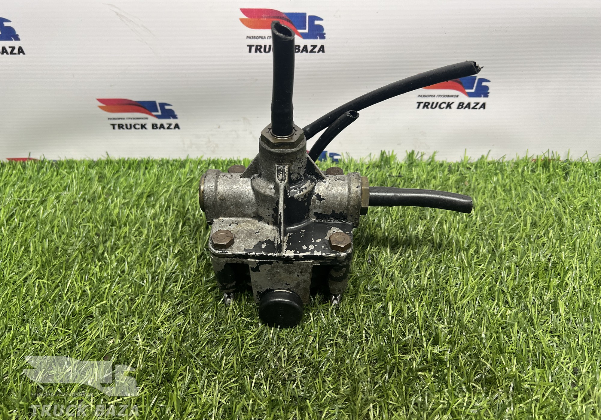 81521166089 Клапан ускорительный