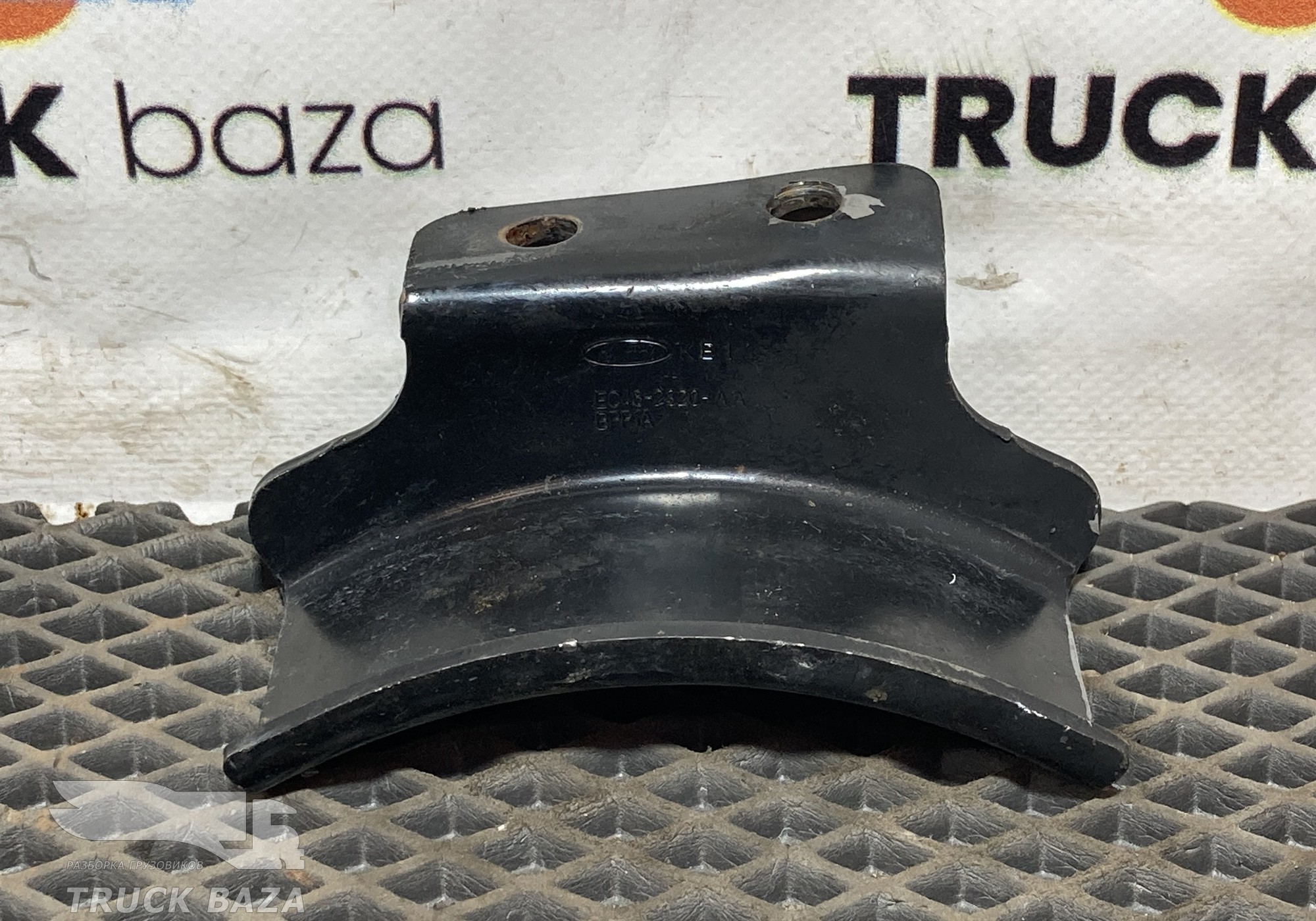 JC462320 Кронштейн ресивера для Ford F-MAX (с 2018)