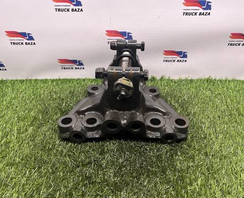 1785815 Кронштейн передней рессоры правый для Scania