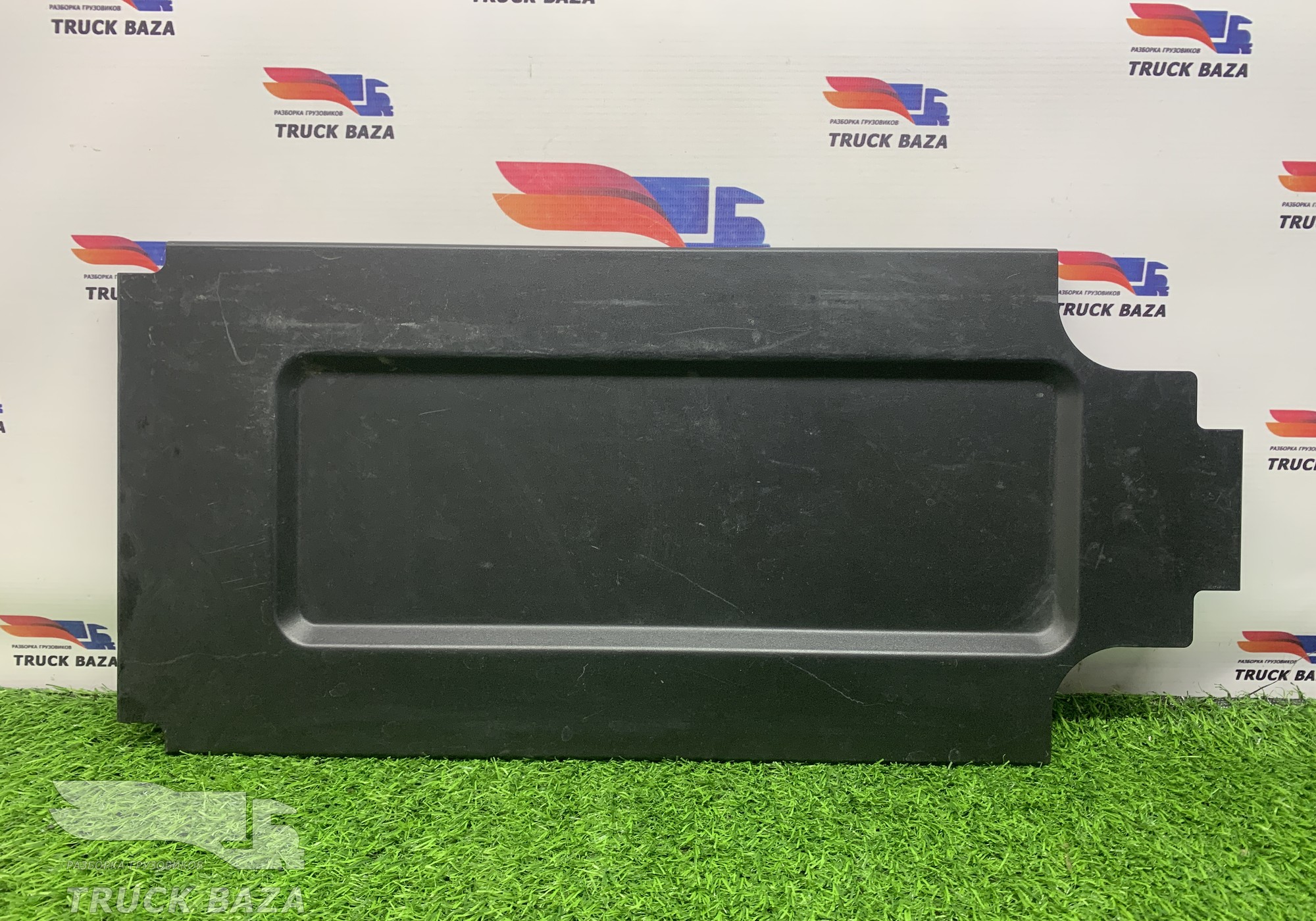 A9406801207 Накладка спальника для КАМАЗ 5490 (с 2013)