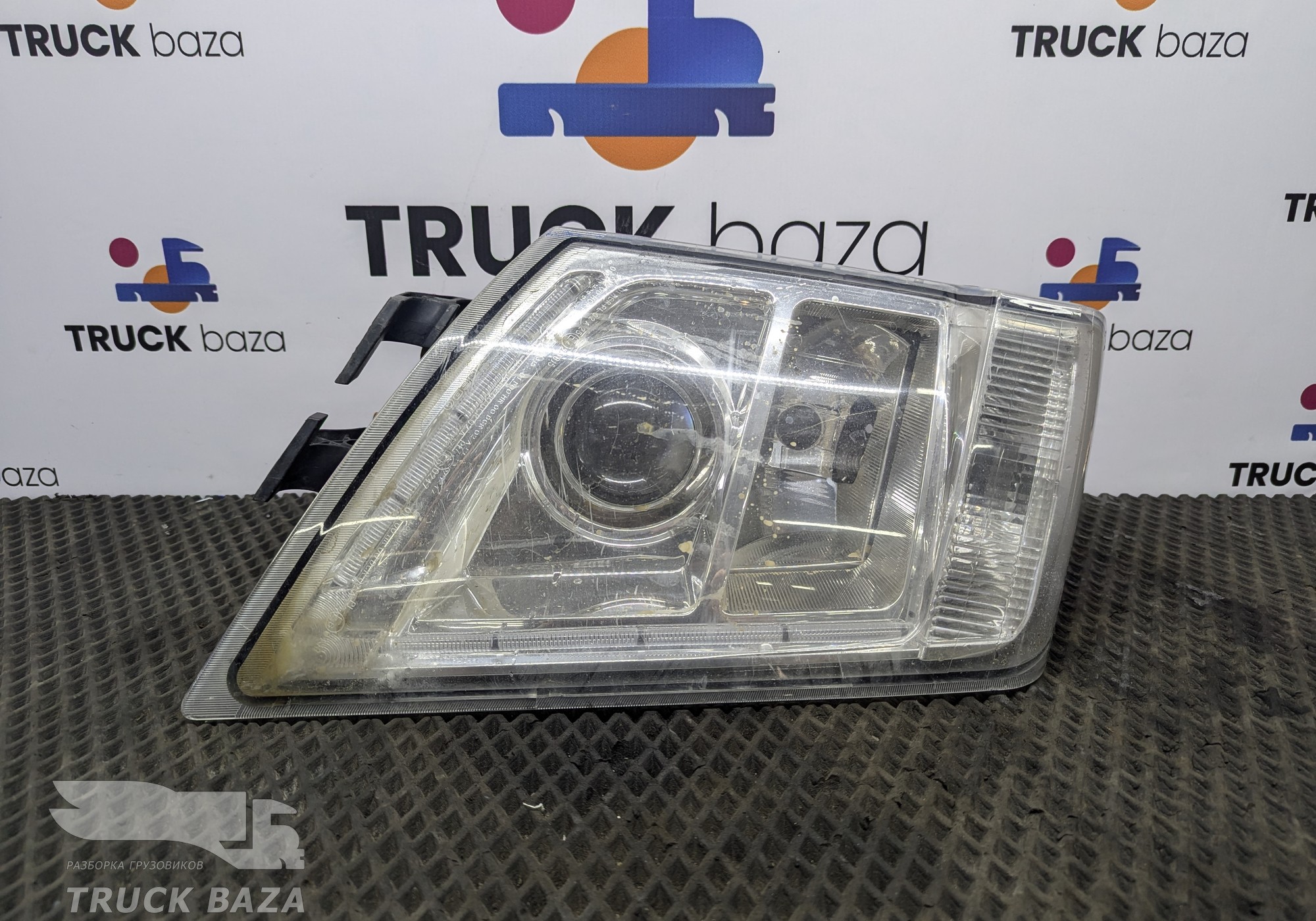 21323113 Фара правая для Volvo FM