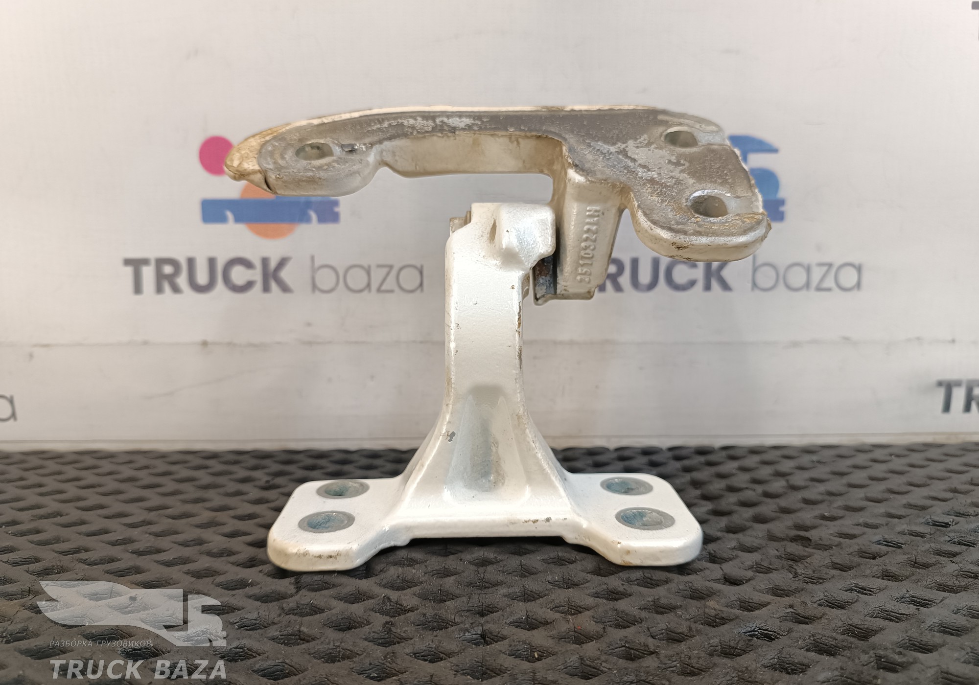 Петля двери левой верхняя для DongFeng GX DFH4180