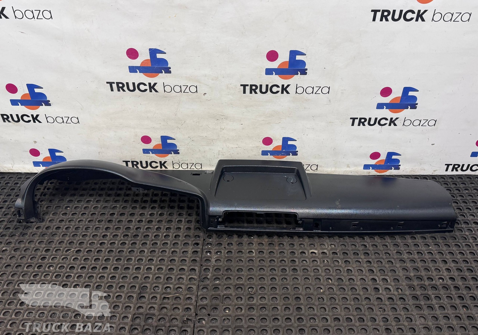 81617016425 Накладка панели приборов