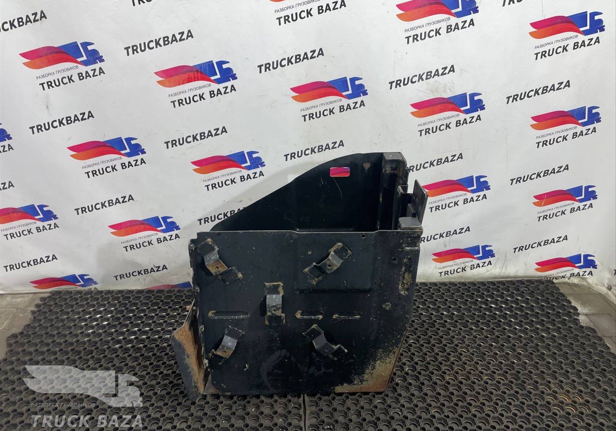 KC465J290AA Кронштейн бака AdBlue для Ford F-MAX (с 2018)