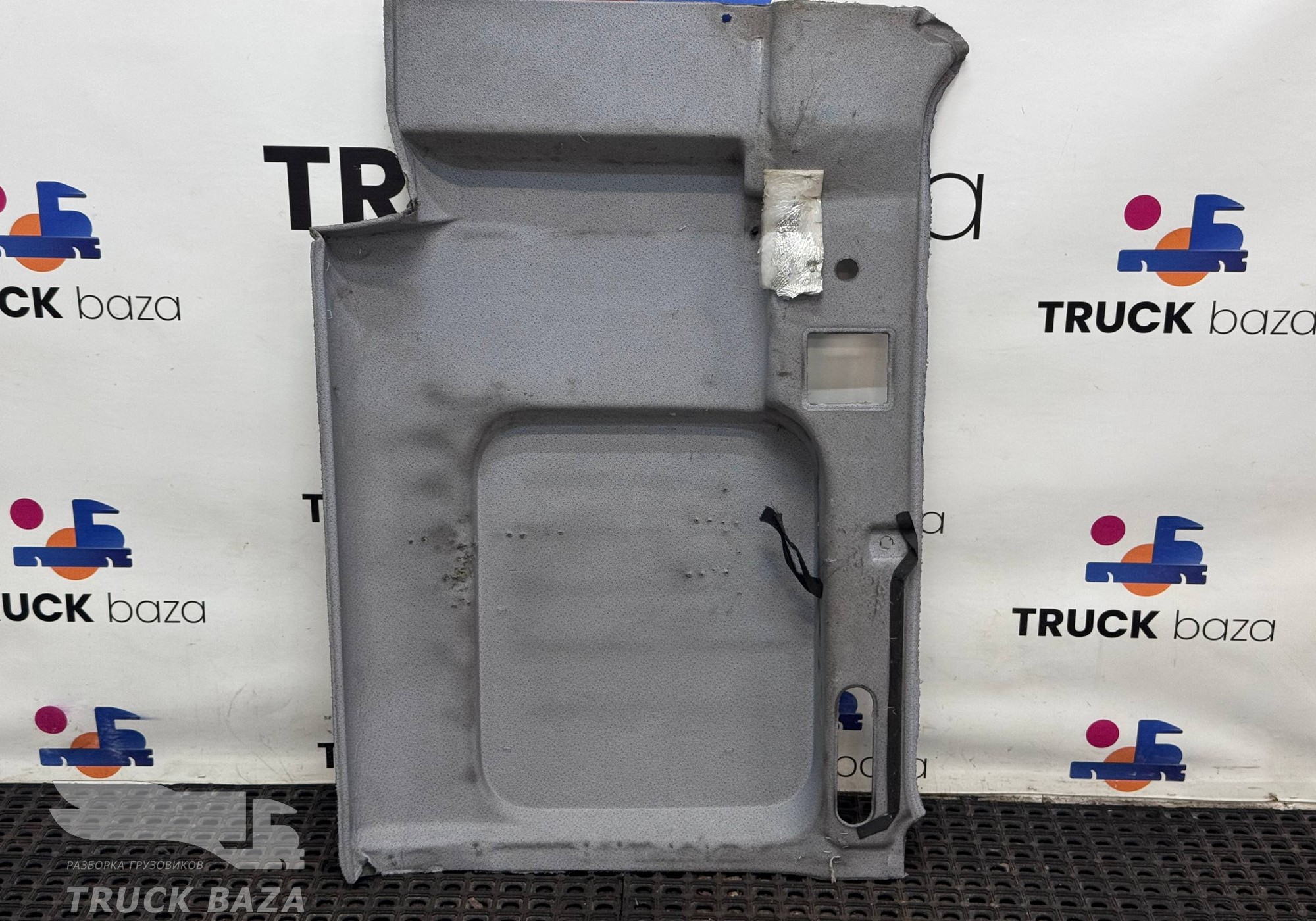 9406901725 Обшивка боковой стенки правая