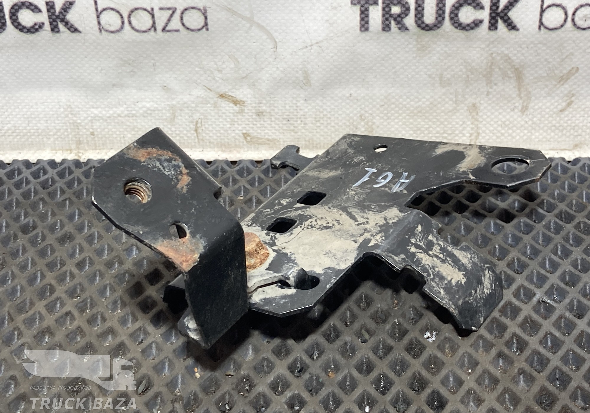 A9605203351 Кронштейн шумоизоляции для Mercedes-Benz Actros New Actros MP4 (с 2011)