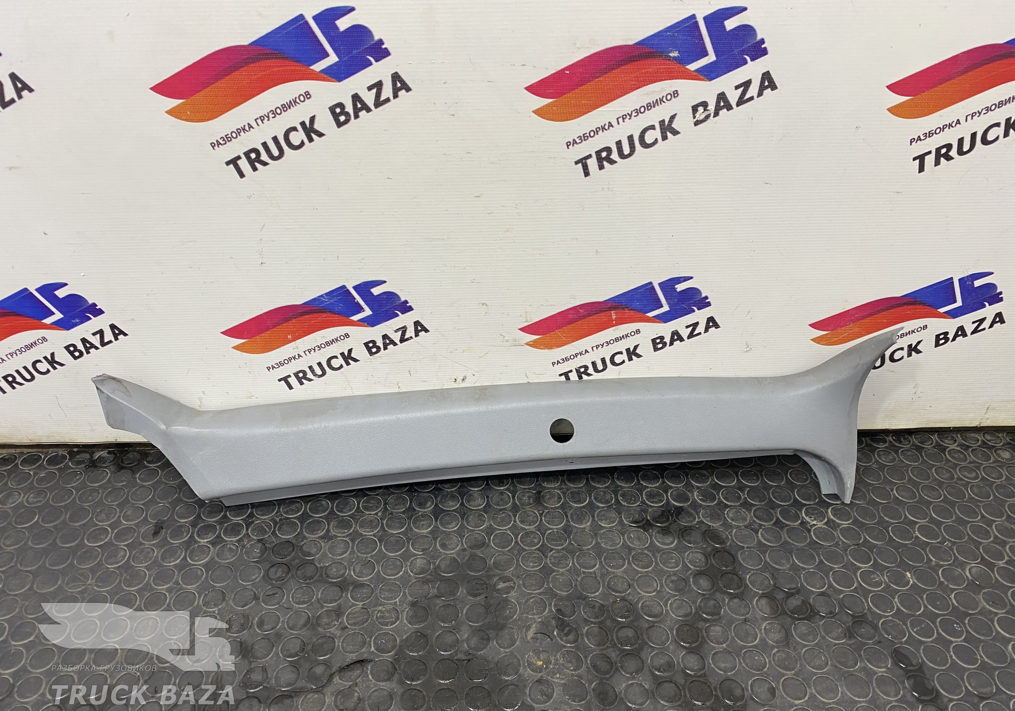 A9416881038 Накладка стойки лобового стекла правая для Mercedes-Benz Actros MP1 (с 1996 по 2003)
