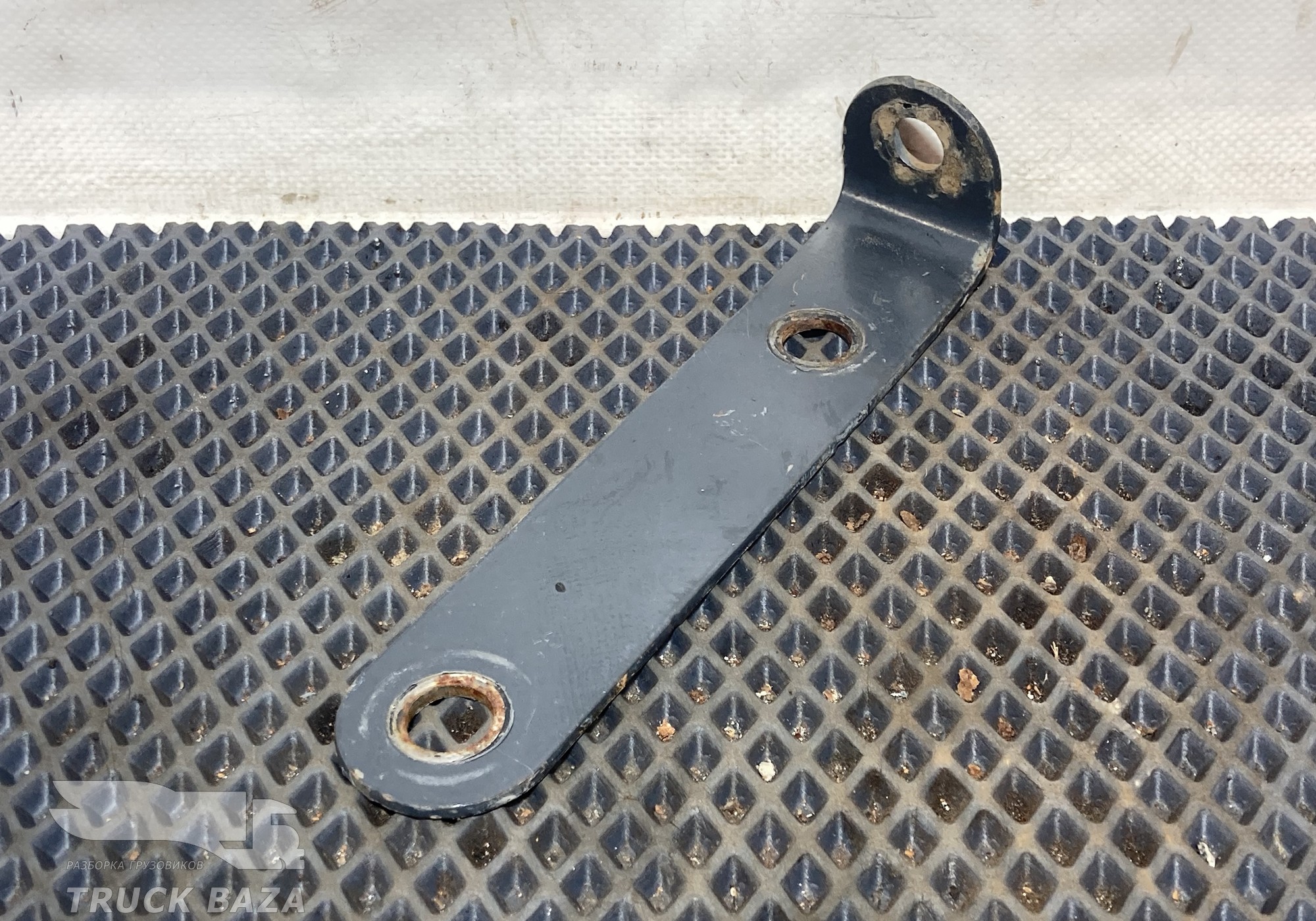 1916615 Кронштейн глушителя