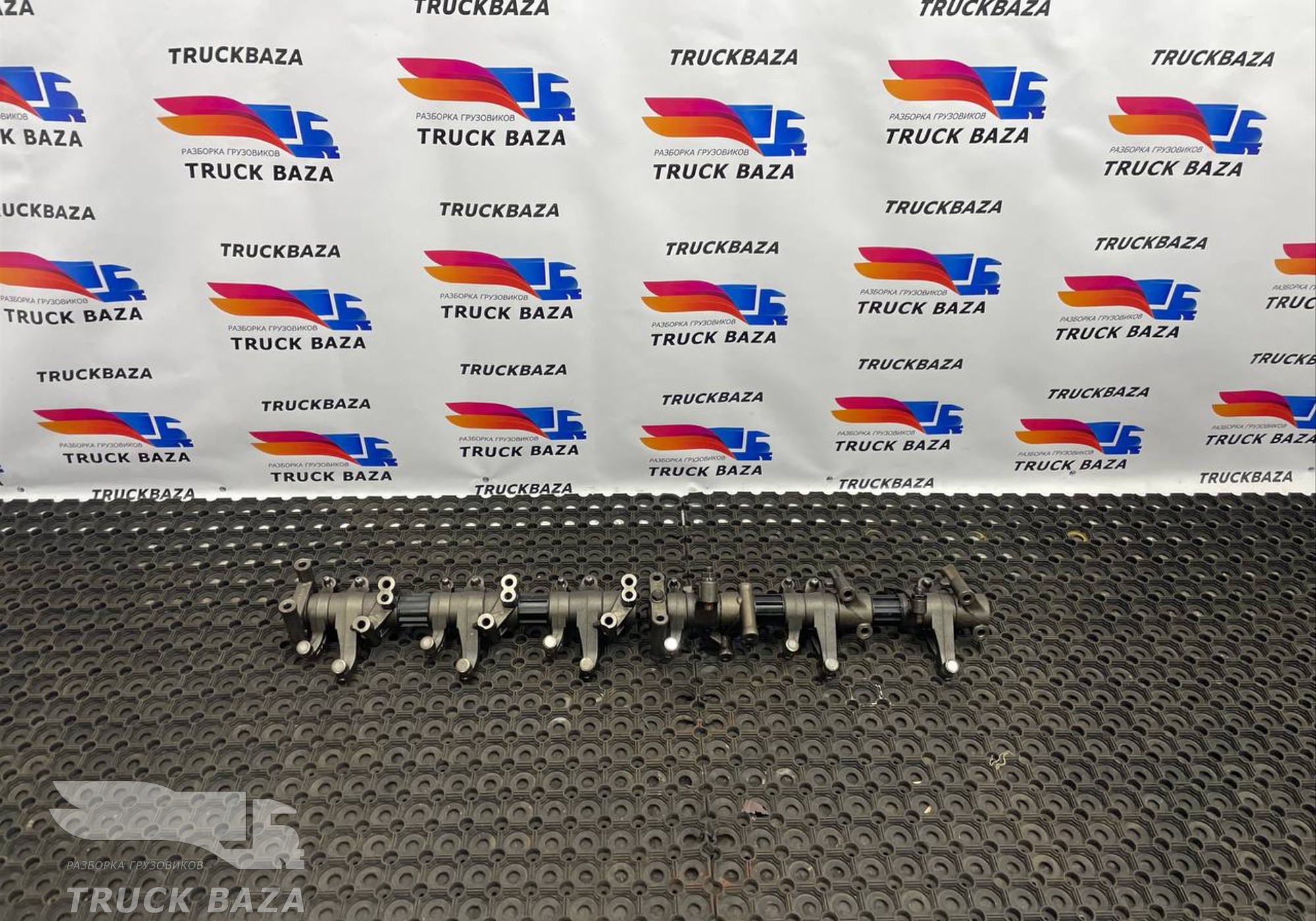 2157846 Вал рокеров (комплект) для Daf XF106 (с 2012)