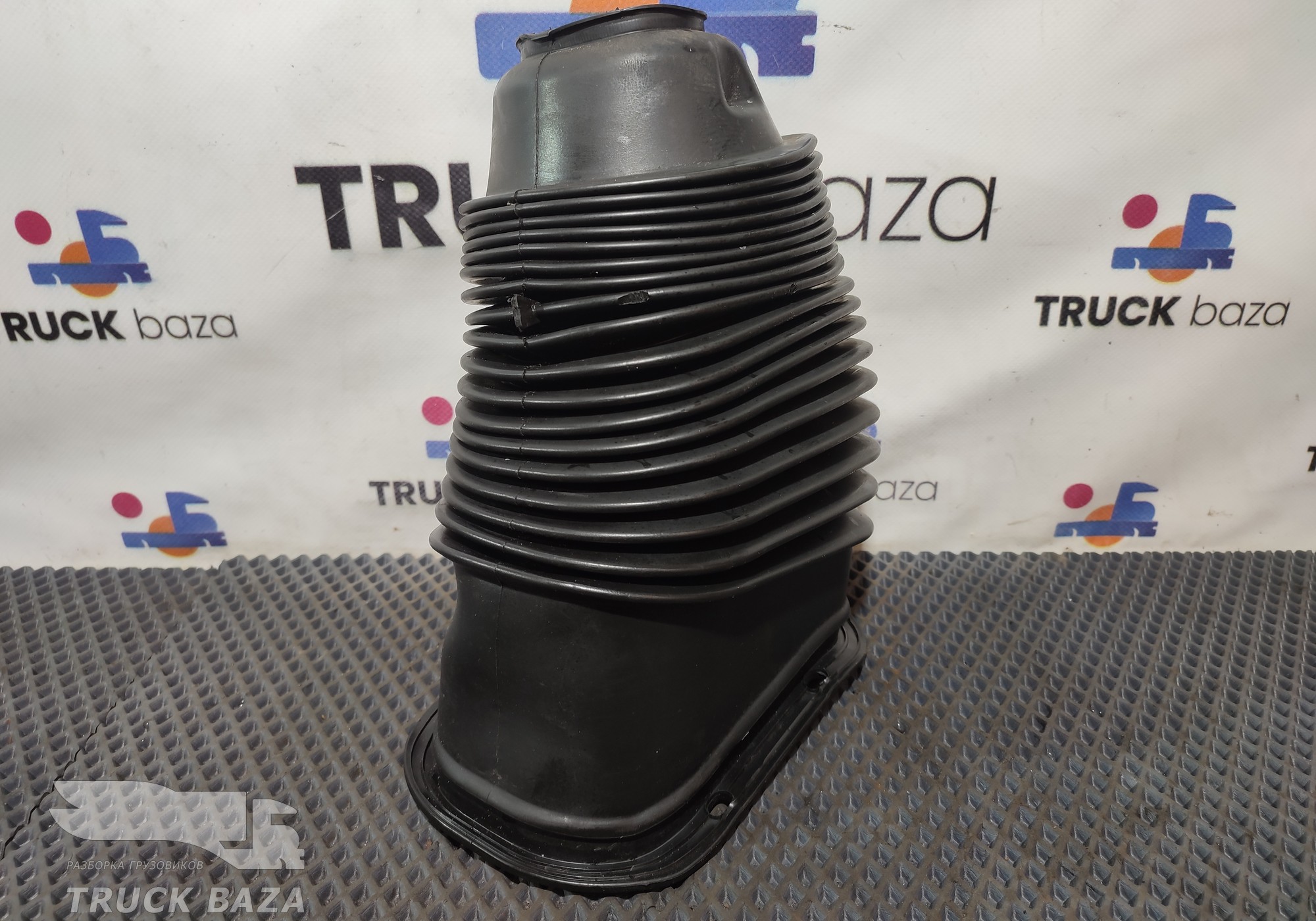 81964200525 Кожух рулевого кардана