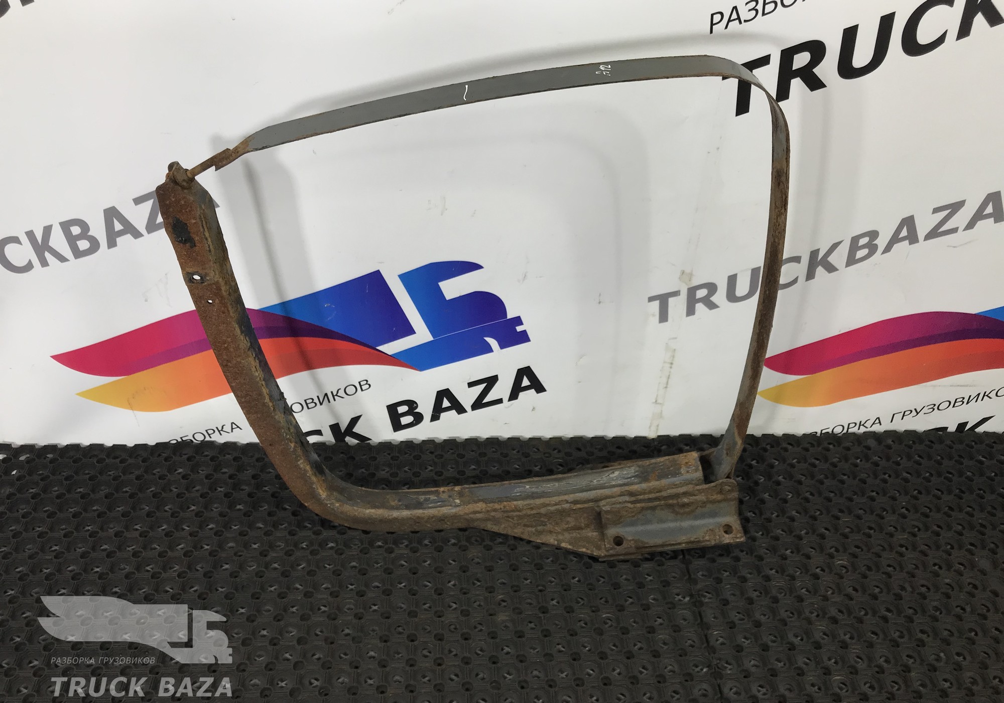 9414706742 Кронштейн топливного бака для Mercedes-Benz