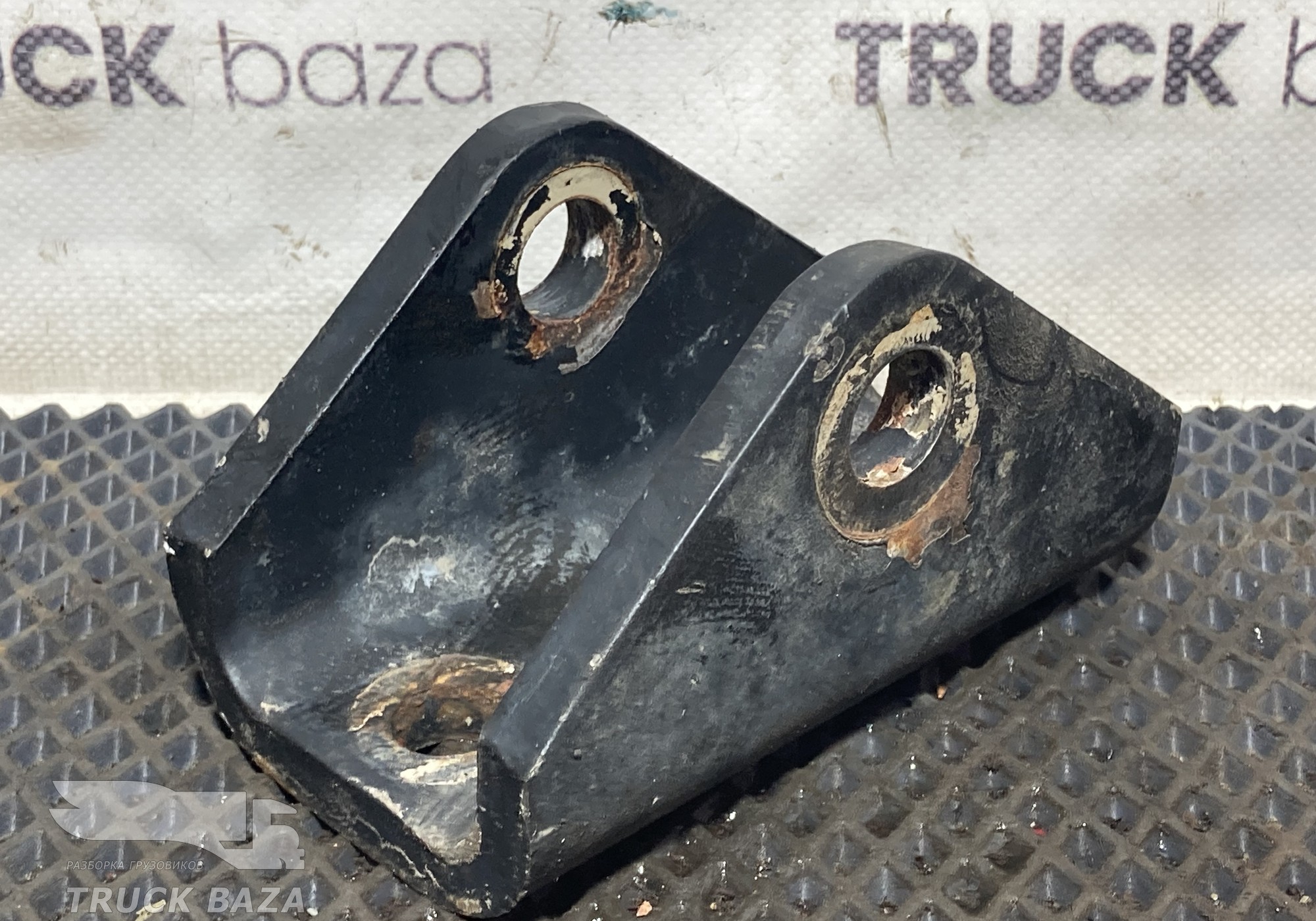 65952916090 Кронштейн стабилизатора